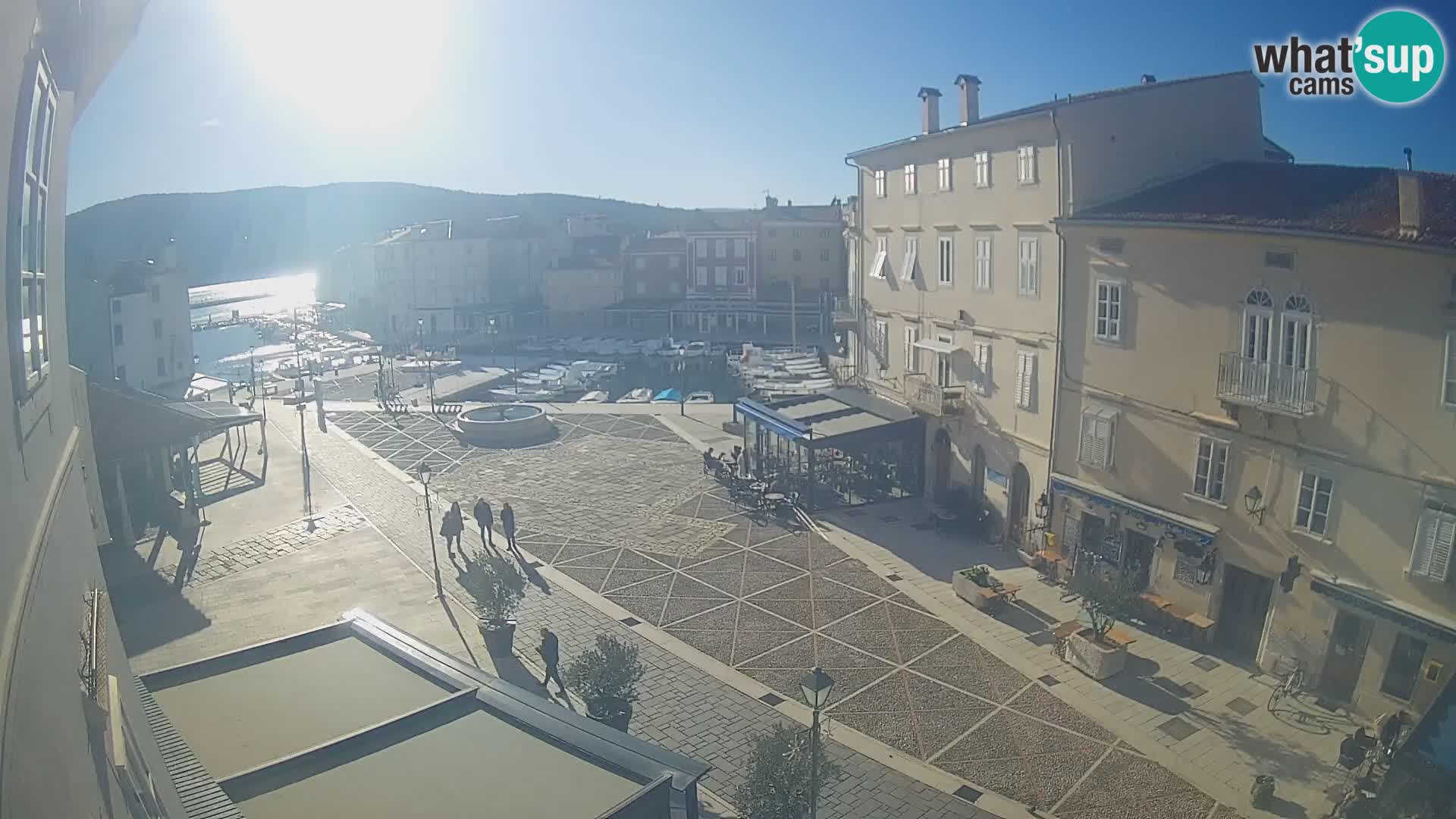 LIVE cam Cres city – main square and “mandrač” – Cres island – Croatia