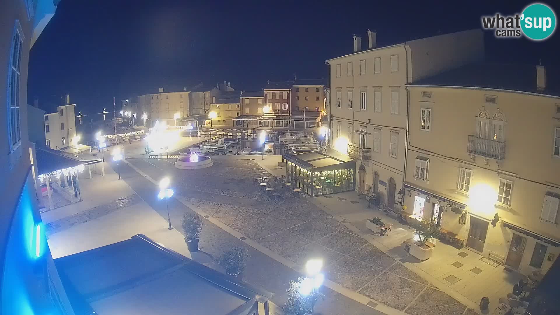 LIVE cam Cres city – place principale et “mandrač” – île de Cres – Croatie