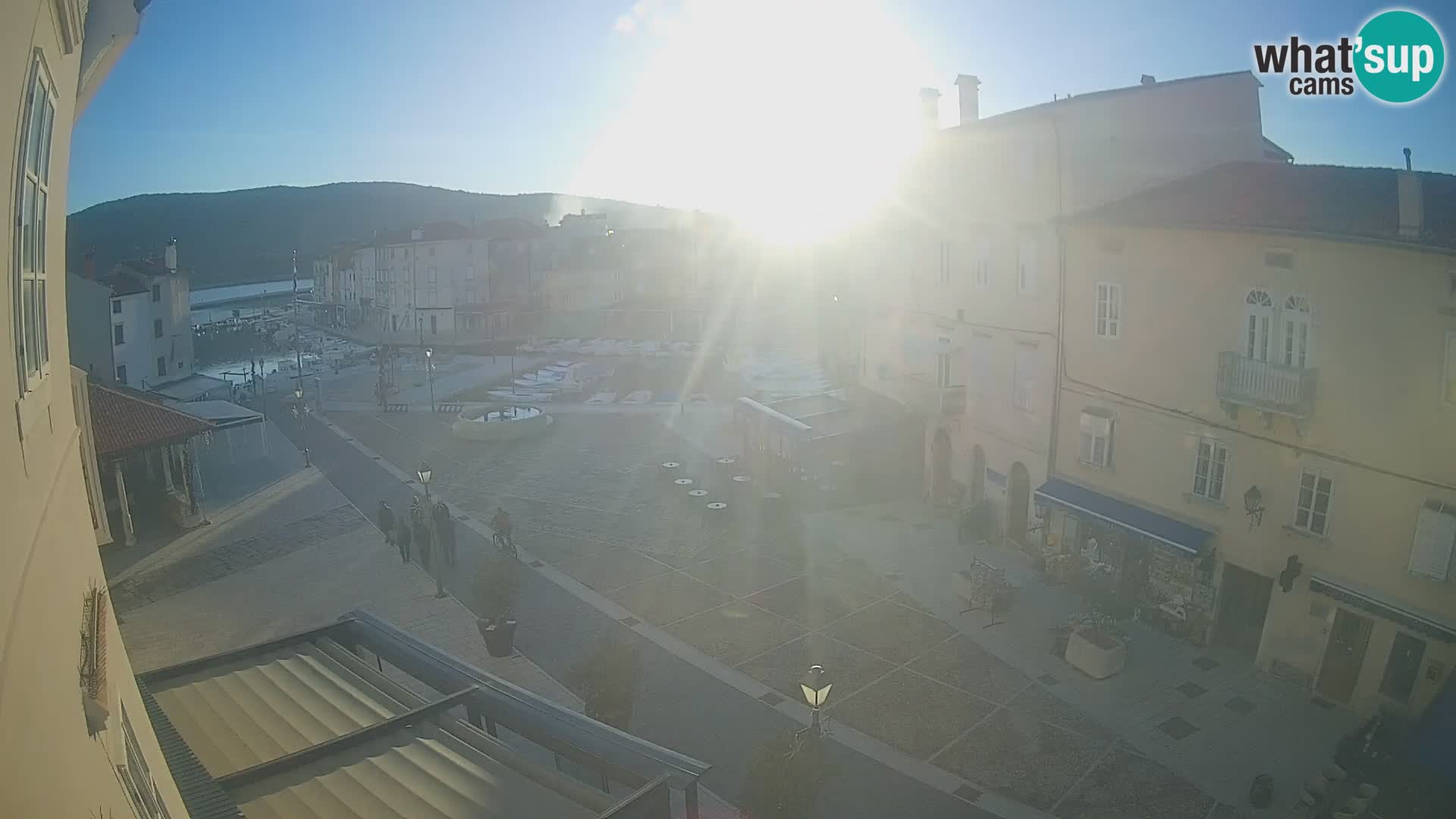 LIVE cam Cres city – main square and “mandrač” – Cres island – Croatia