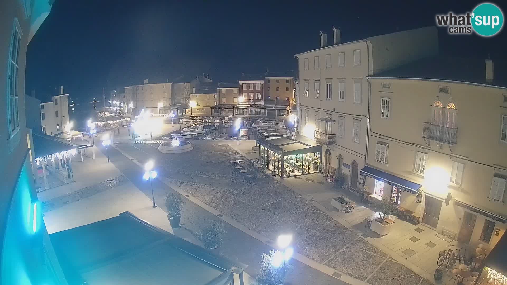 LIVE cam Cres city – place principale et “mandrač” – île de Cres – Croatie