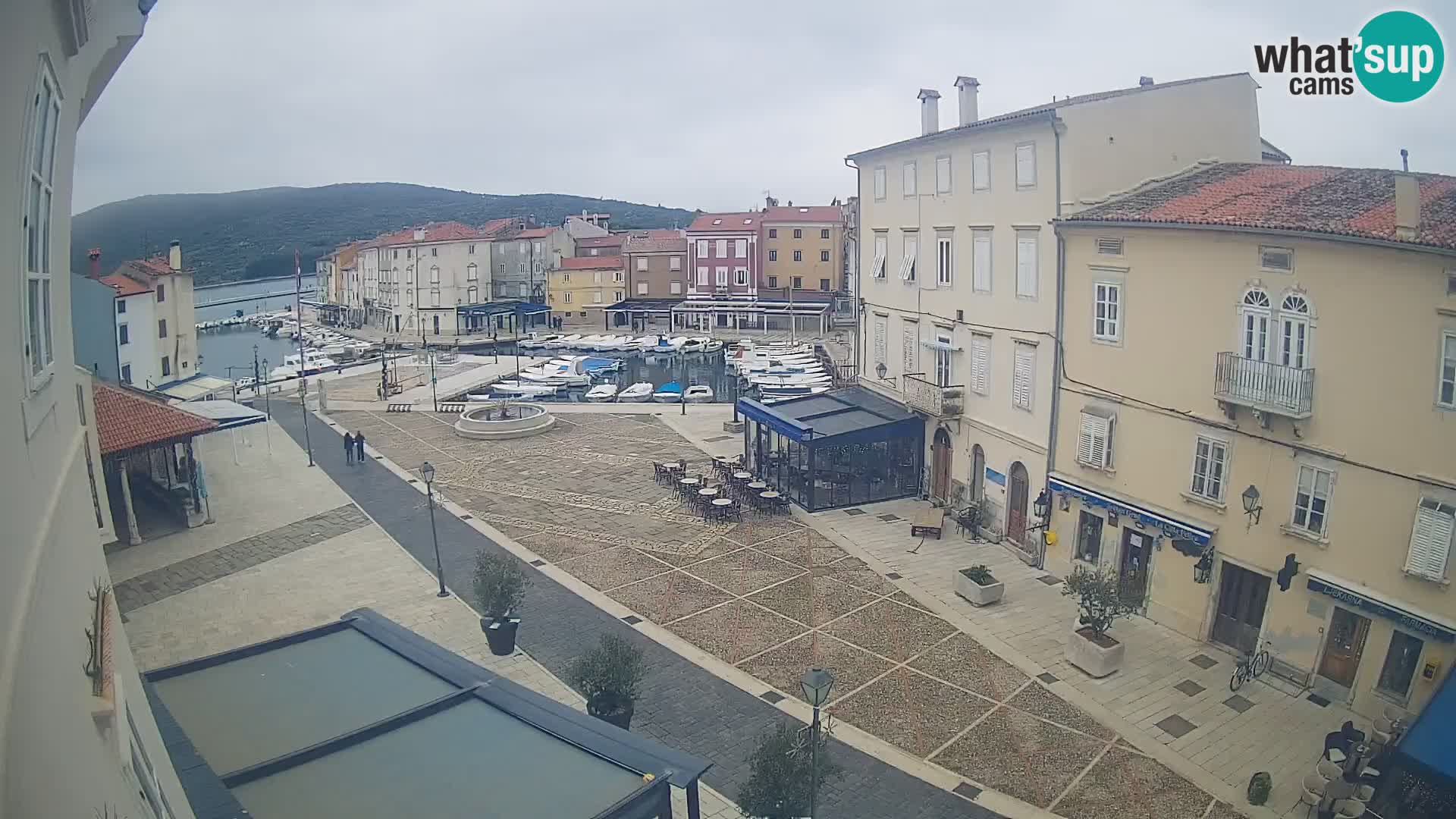 LIVE cam Cres city – main square and “mandrač” – Cres island – Croatia