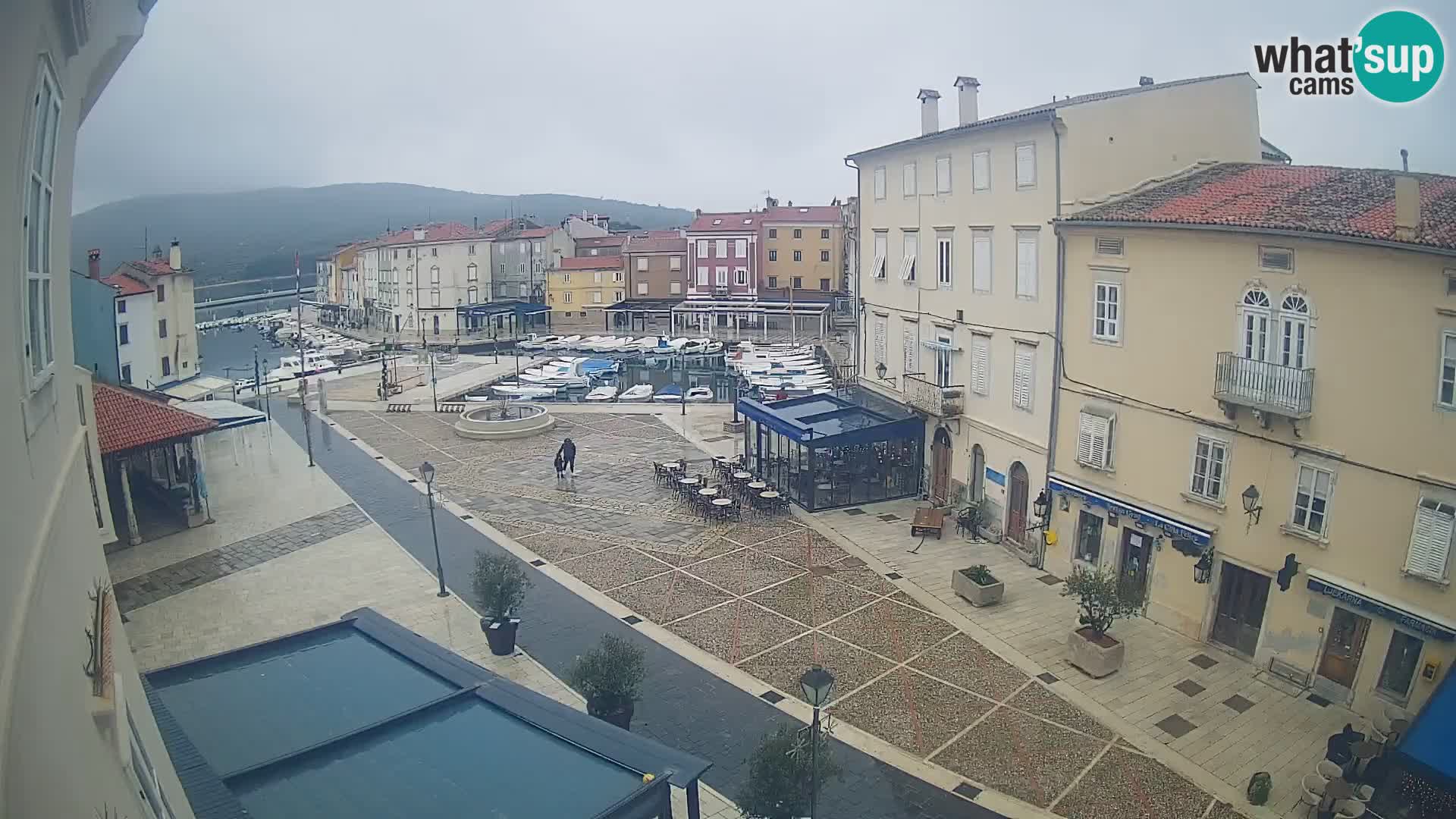 LIVE cam Cres città – piazza principale e “mandrač” – isola di Cherso – Croazia