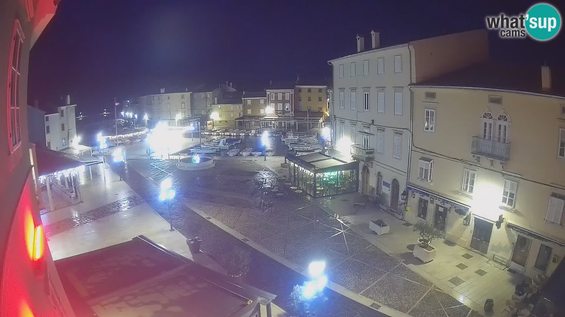 LIVE cam Cres city – place principale et “mandrač” – île de Cres – Croatie