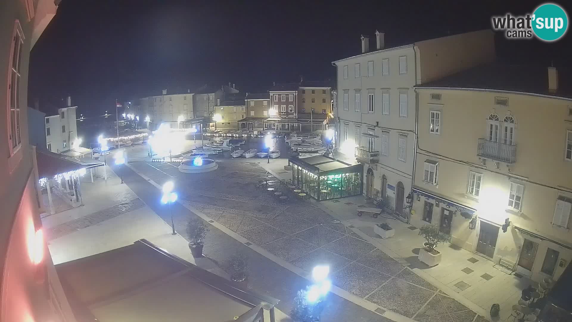 LIVE cam Cres city – place principale et “mandrač” – île de Cres – Croatie