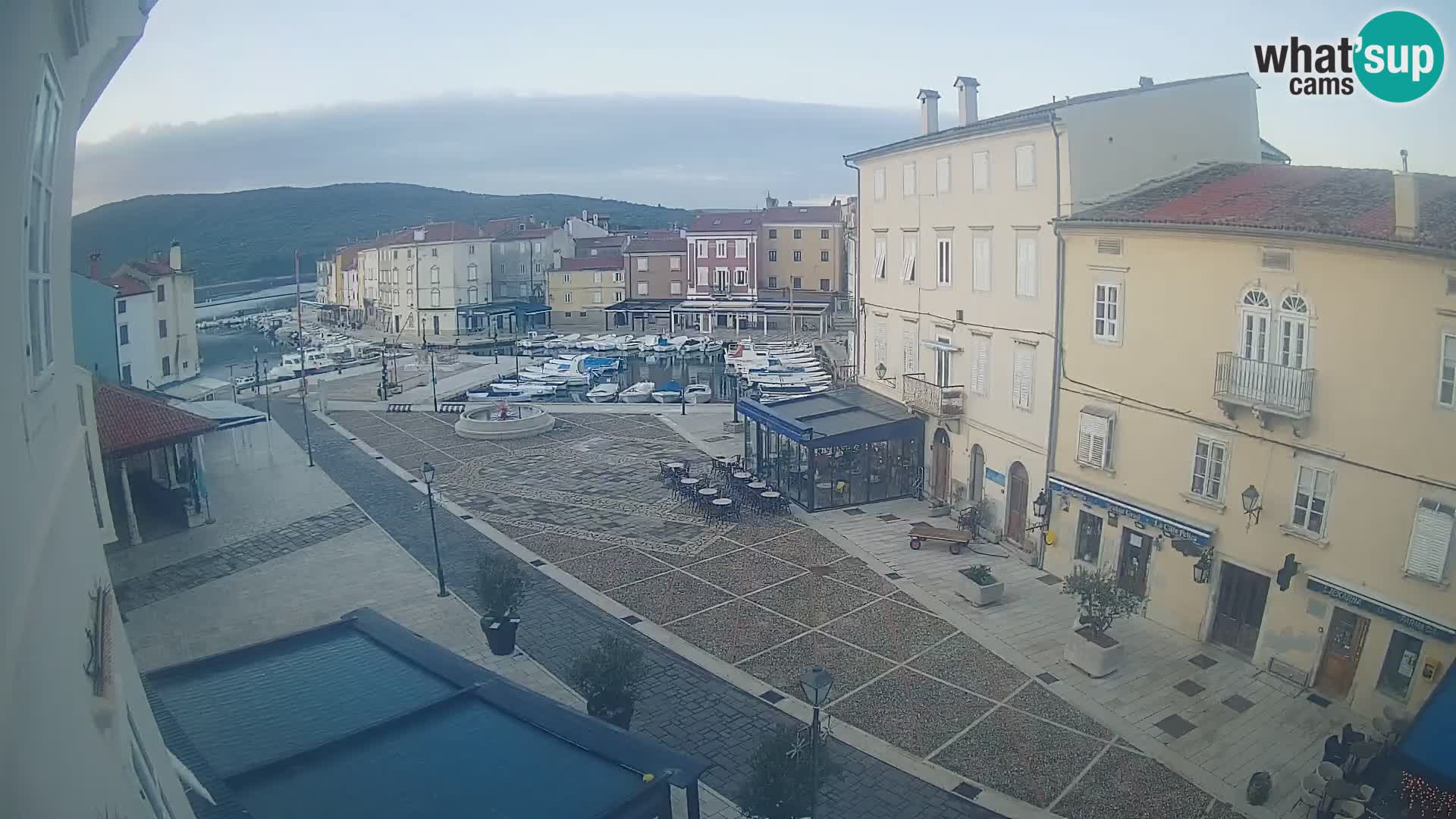 LIVE cam Cres Stadt – Hauptplatz und “mandrač” – Cres Insel – Kroatien