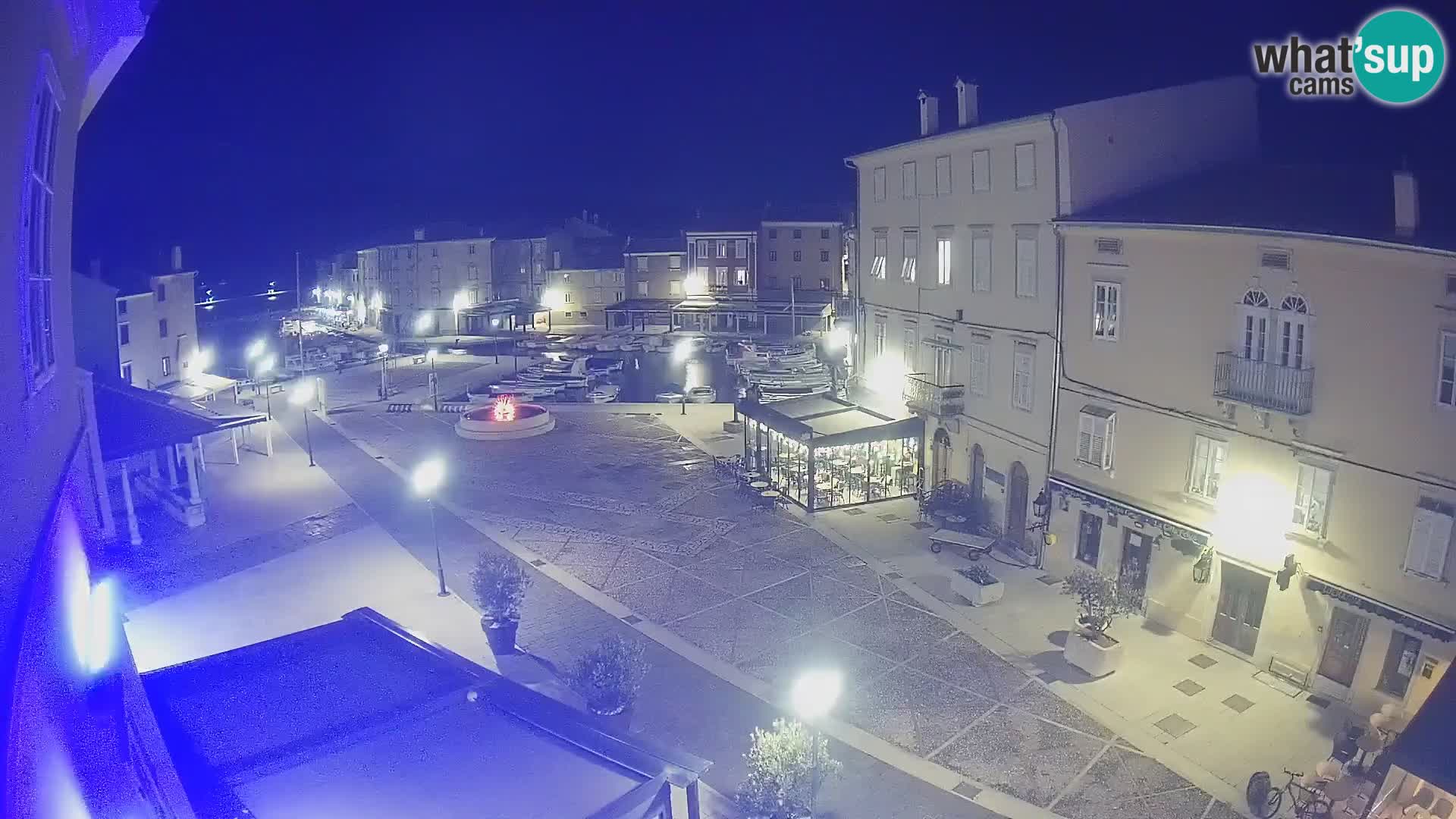 LIVE cam Cres city – main square and “mandrač” – Cres island – Croatia