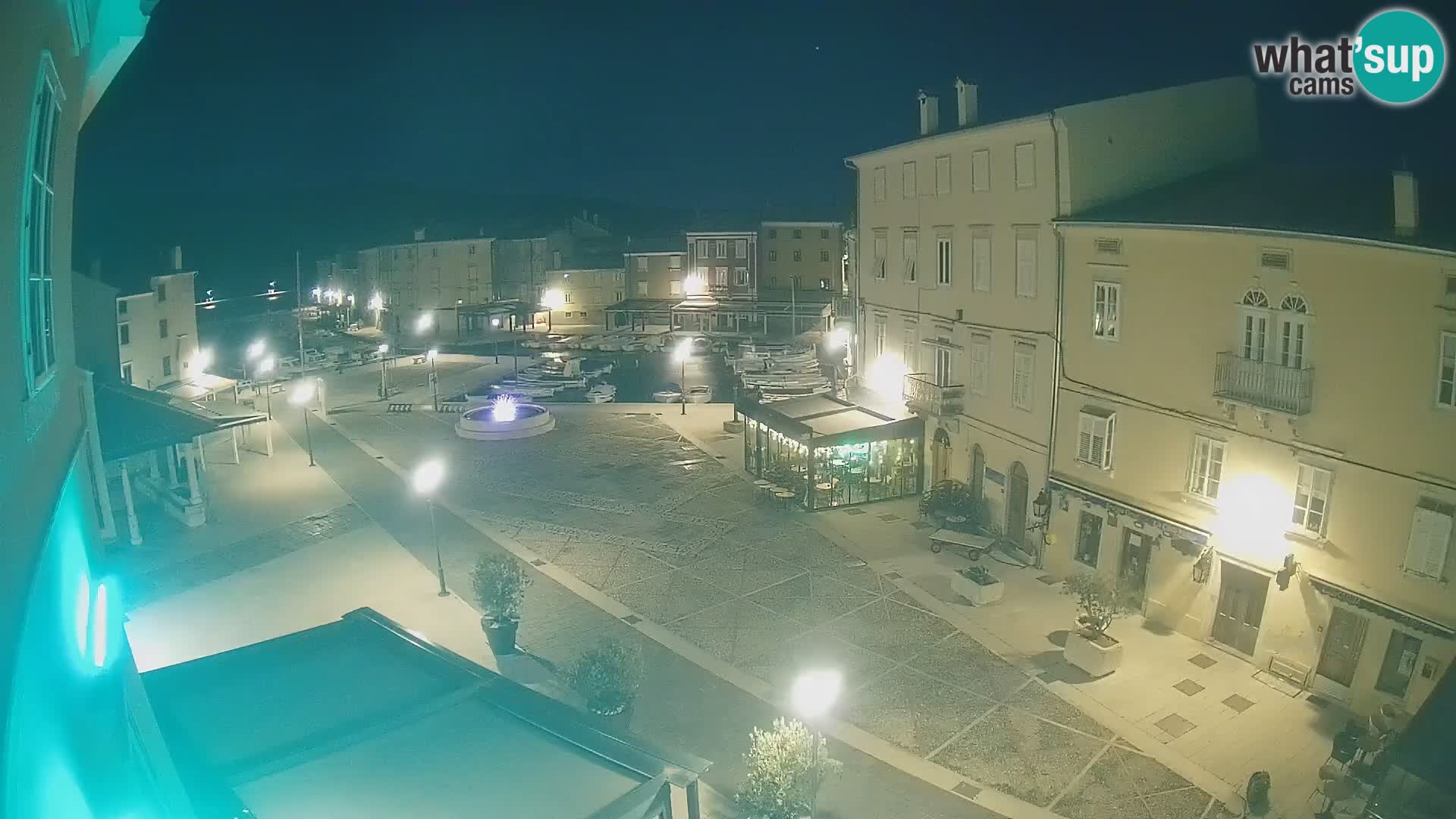 LIVE cam Cres city – main square and “mandrač” – Cres island – Croatia