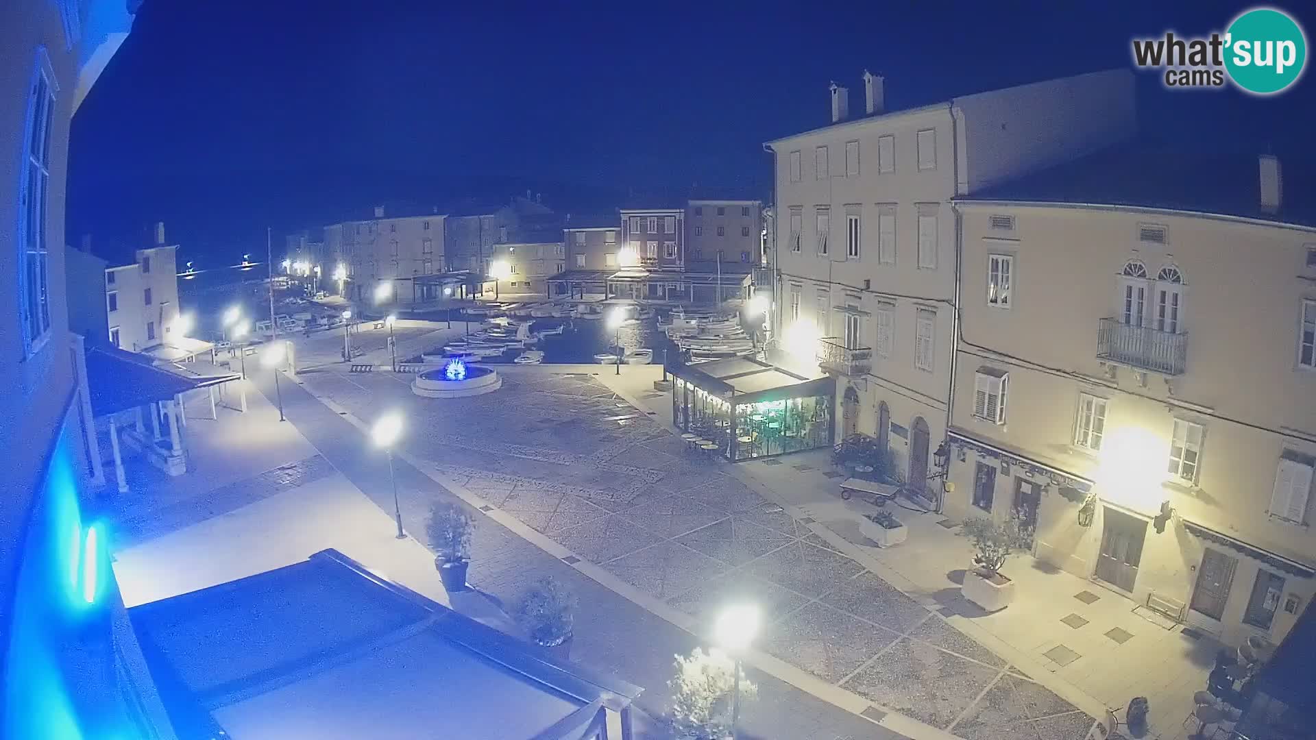 LIVE cam Cres città – piazza principale e “mandrač” – isola di Cherso – Croazia