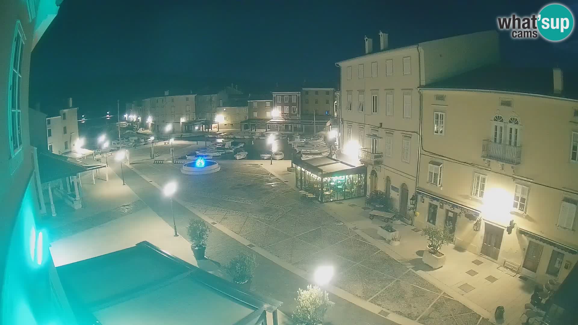 LIVE cam Cres città – piazza principale e “mandrač” – isola di Cherso – Croazia