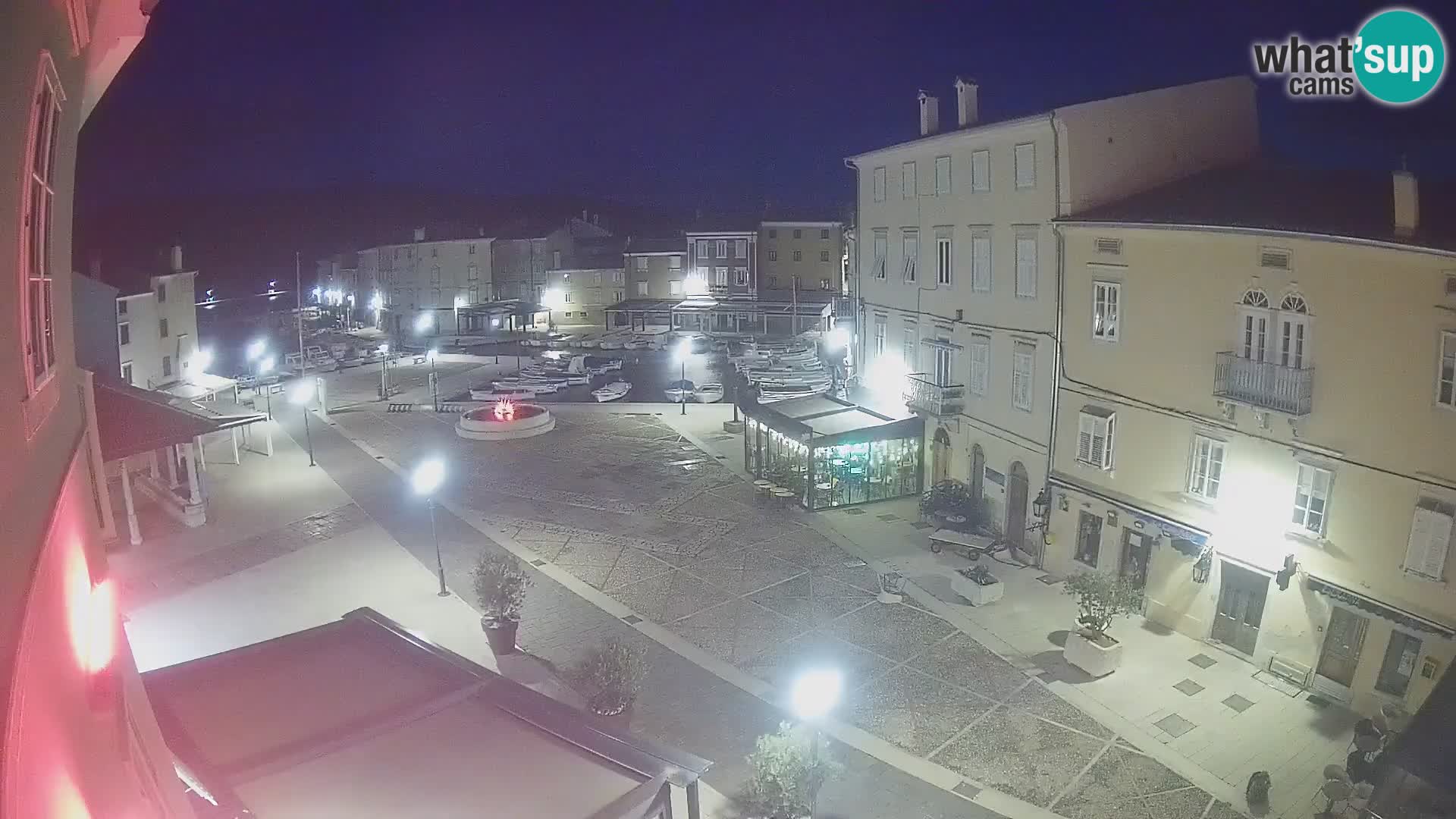 LIVE cam Cres city – place principale et “mandrač” – île de Cres – Croatie