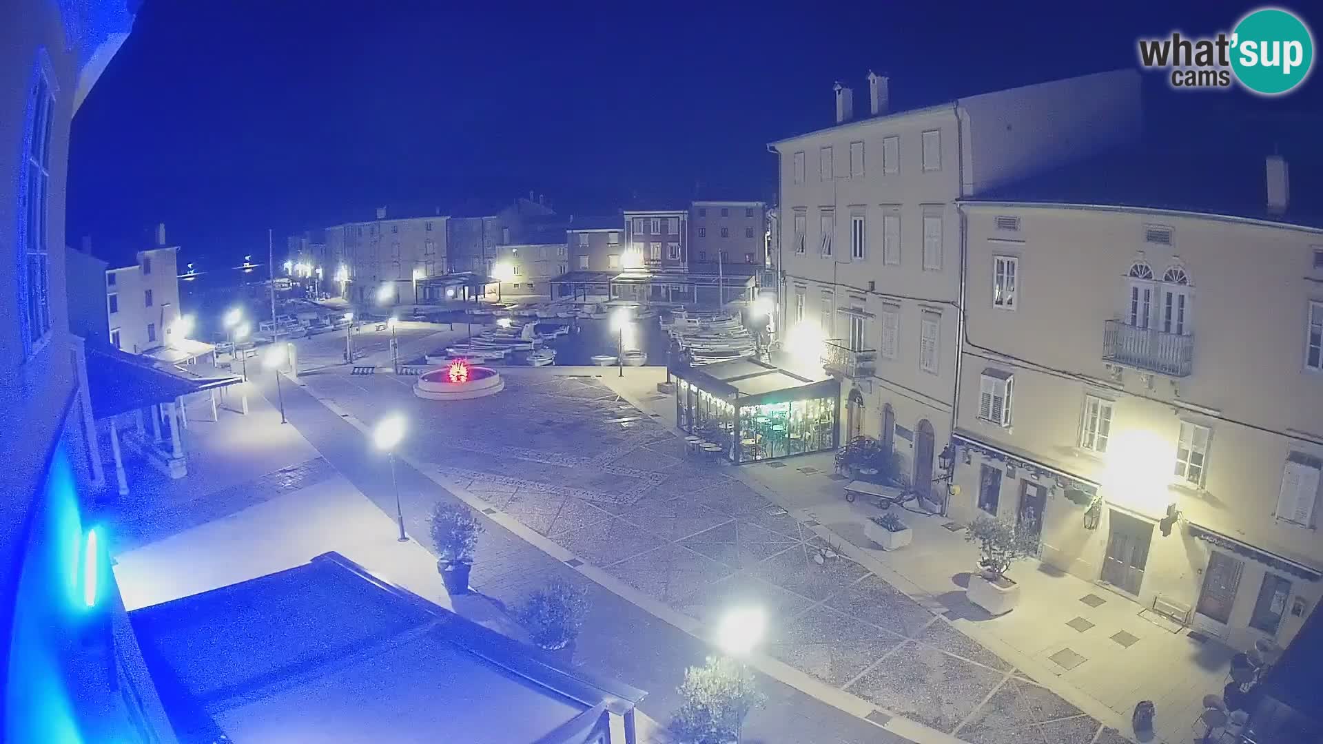 LIVE cam Cres Stadt – Hauptplatz und “mandrač” – Cres Insel – Kroatien