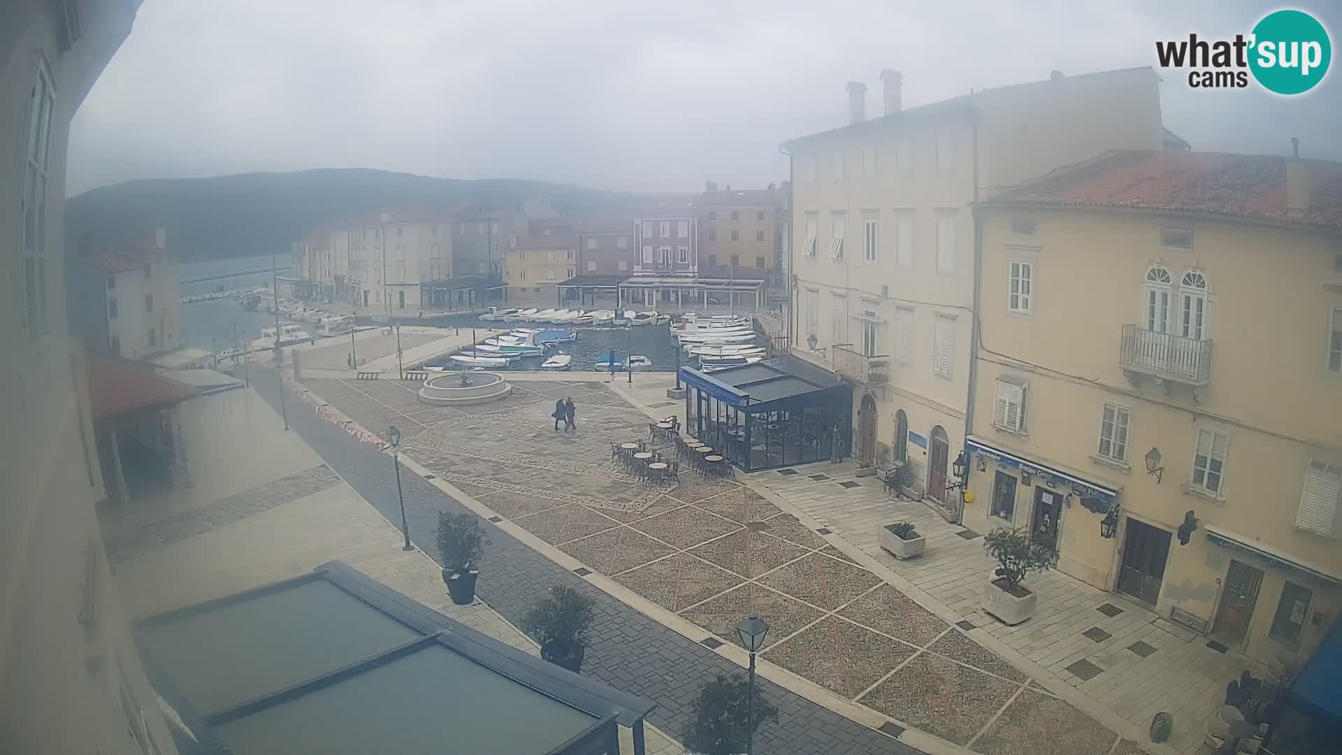 LIVE cam Cres Stadt – Hauptplatz und “mandrač” – Cres Insel – Kroatien