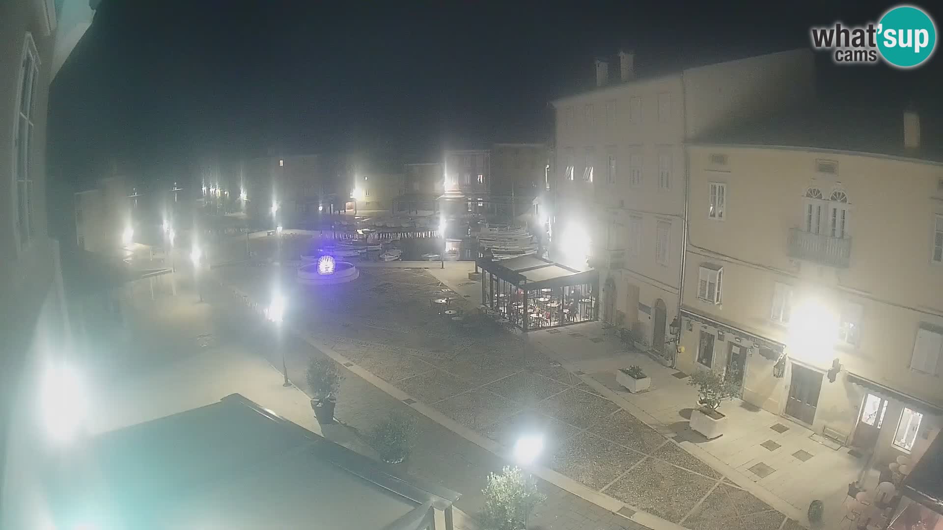 LIVE cam Cres city – place principale et “mandrač” – île de Cres – Croatie