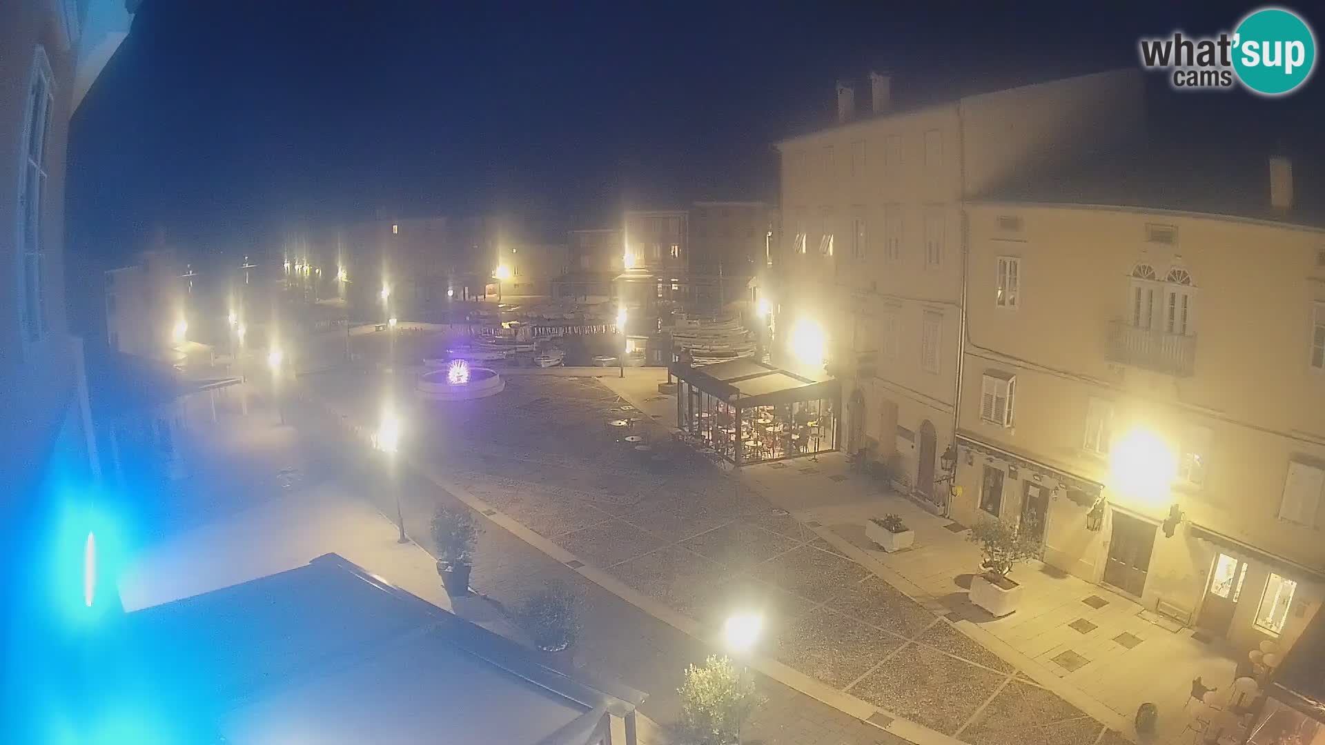 LIVE cam Cres city – place principale et “mandrač” – île de Cres – Croatie