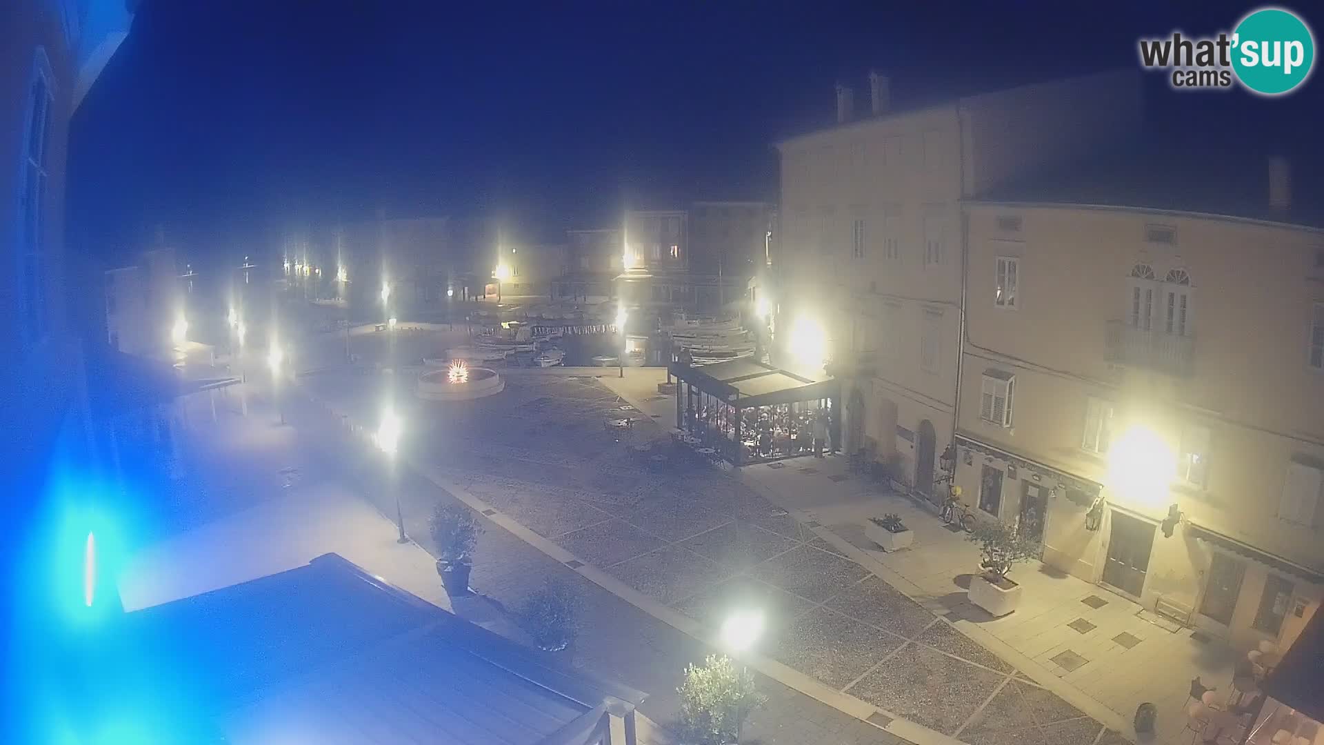 LIVE cam Cres city – place principale et “mandrač” – île de Cres – Croatie