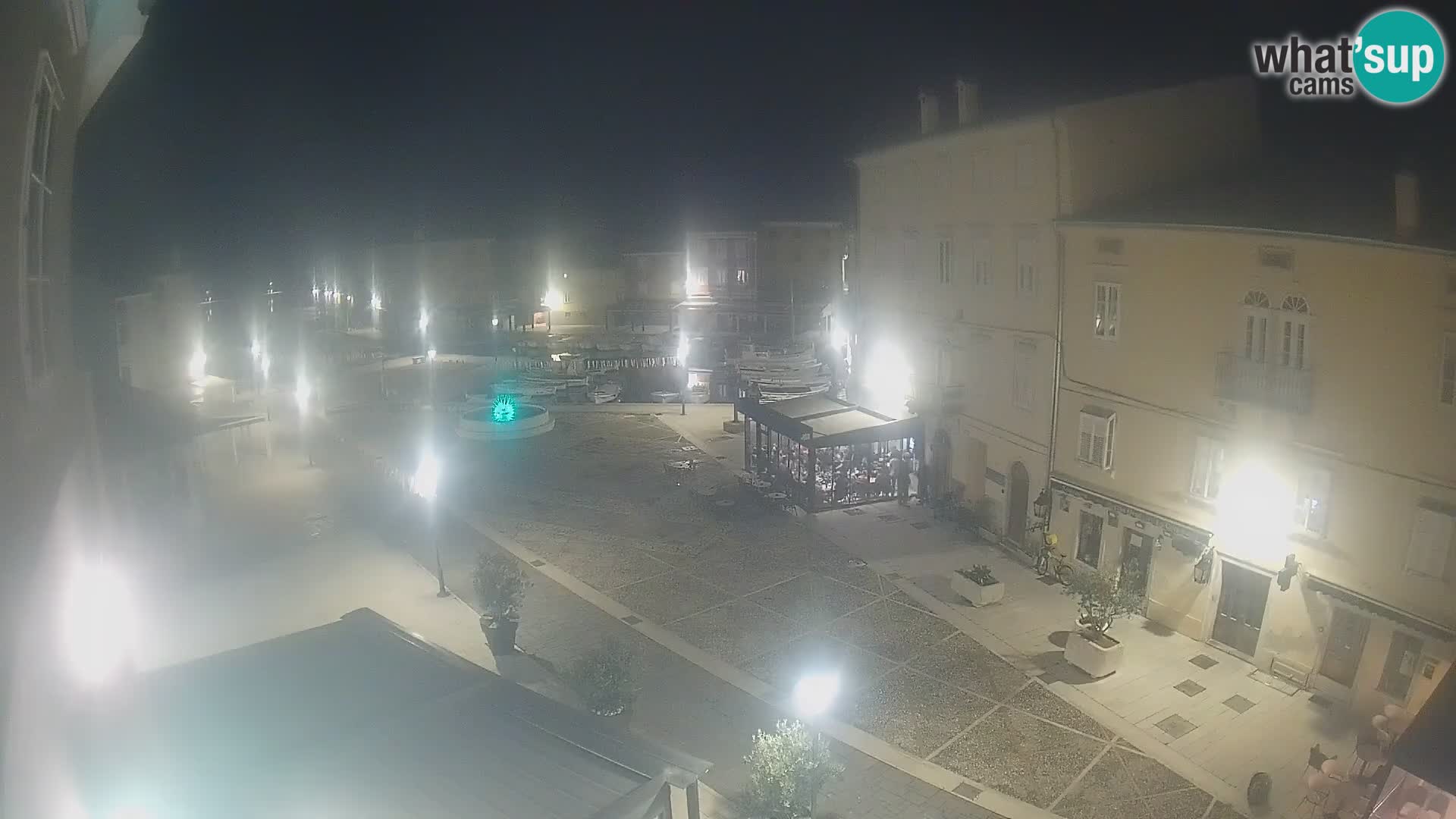 LIVE cam Cres city – place principale et “mandrač” – île de Cres – Croatie