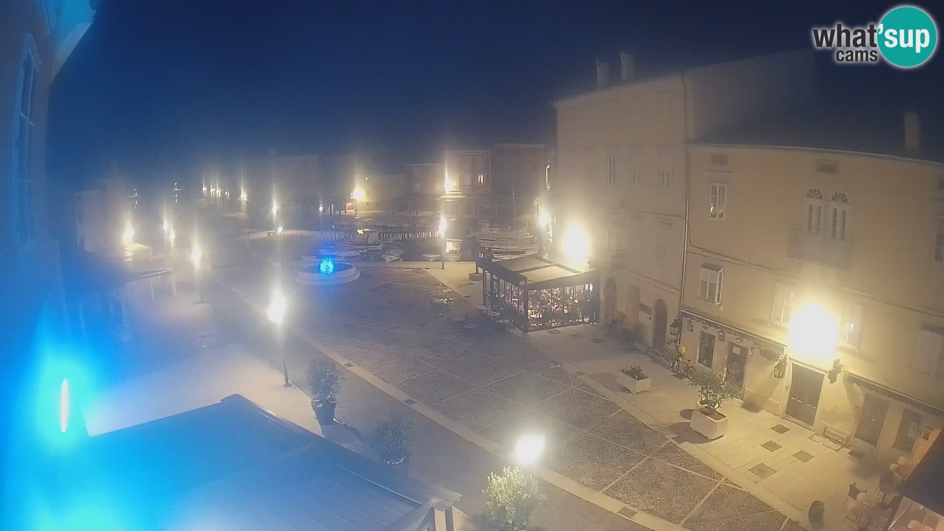 LIVE cam Cres city – place principale et “mandrač” – île de Cres – Croatie