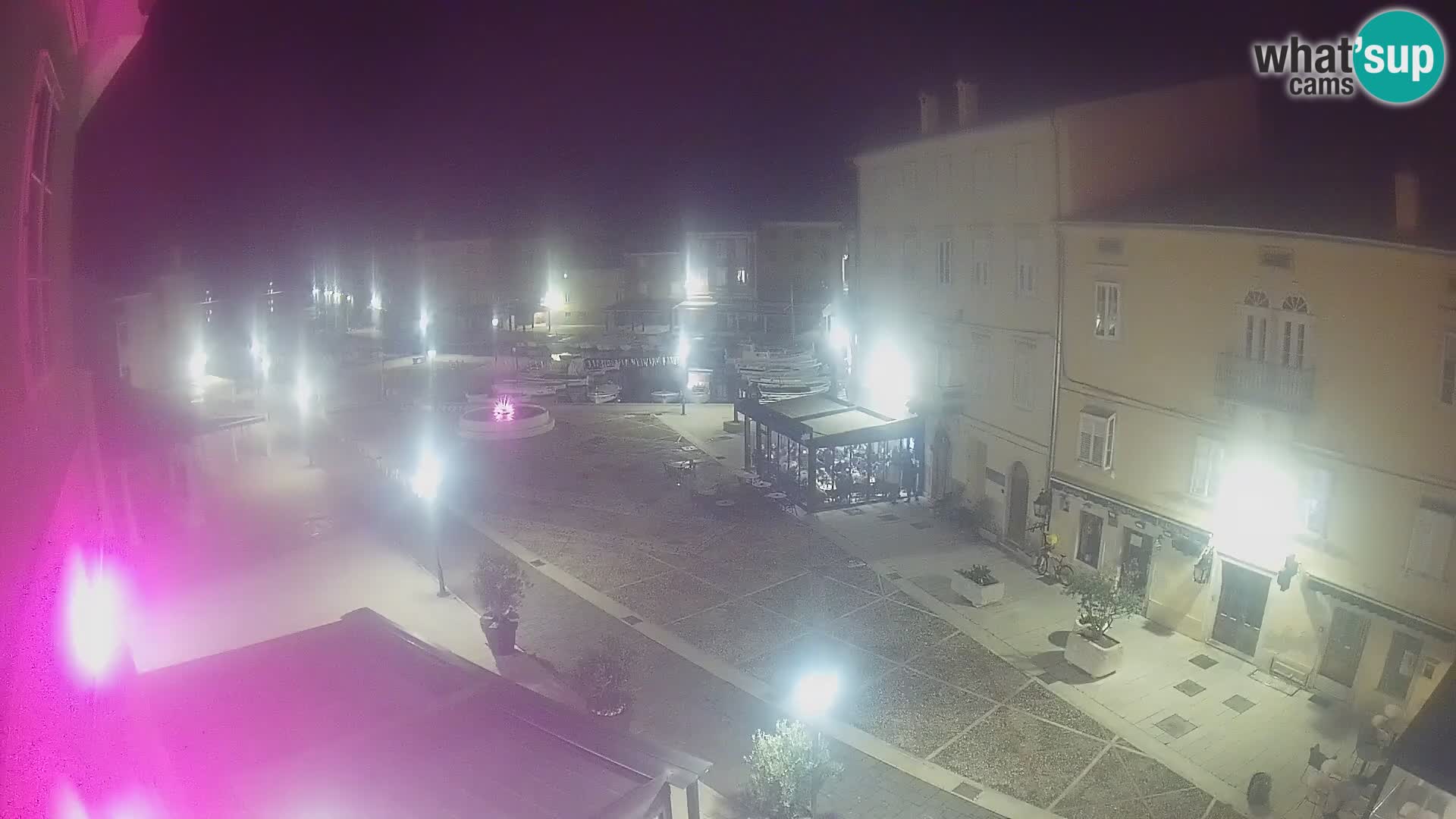 LIVE cam Cres city – place principale et “mandrač” – île de Cres – Croatie