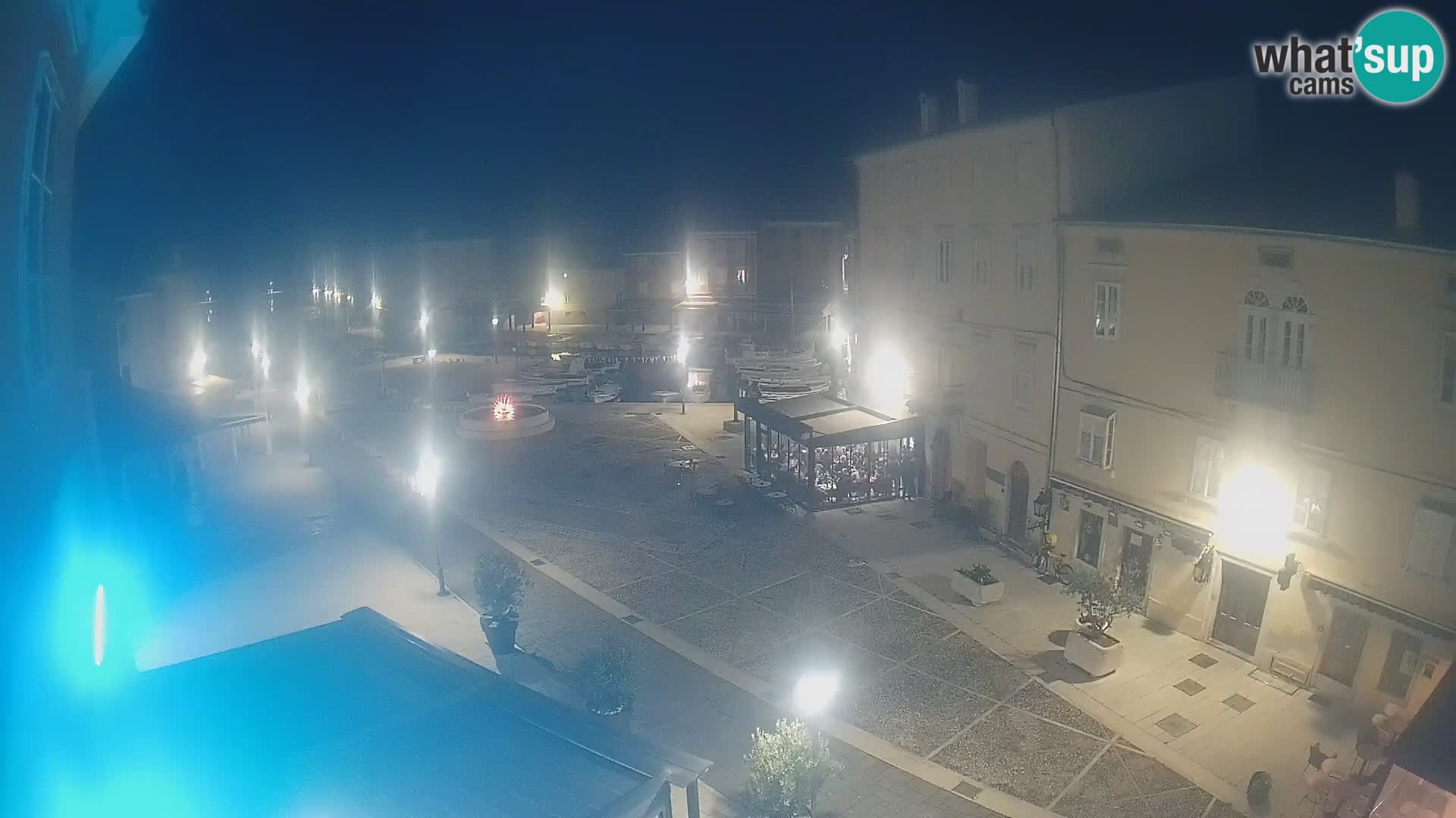 LIVE cam Cres city – place principale et “mandrač” – île de Cres – Croatie