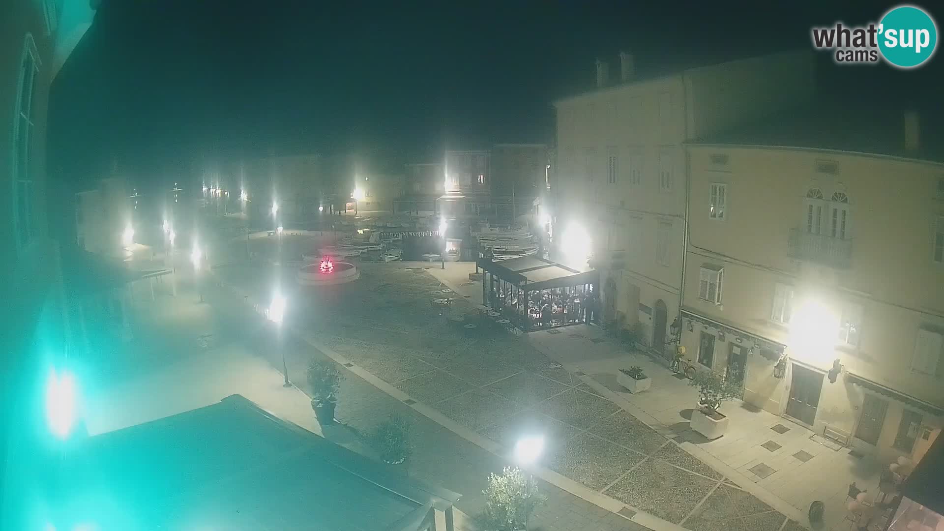 Cámara en vivo ciudad de Cres – plaza principal y “mandrač” – isla de Cres – Croacia