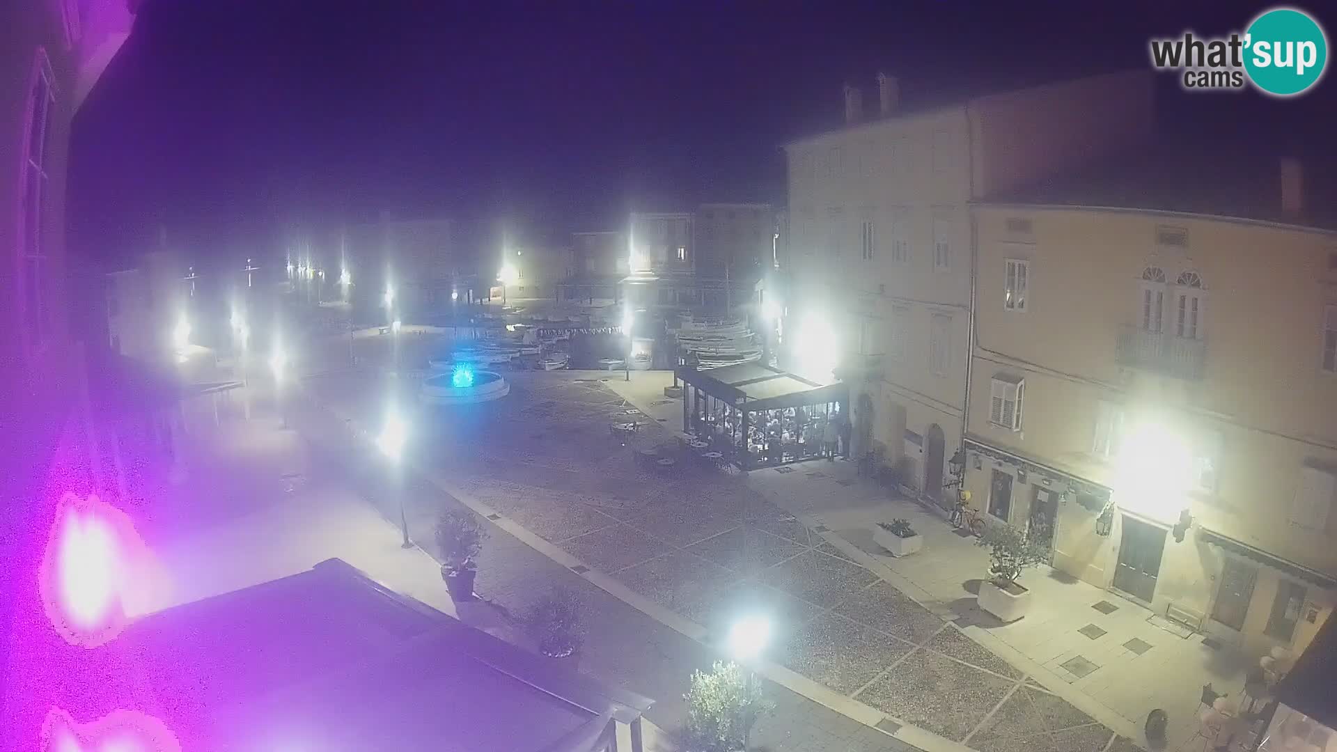 LIVE cam Cres city – place principale et “mandrač” – île de Cres – Croatie