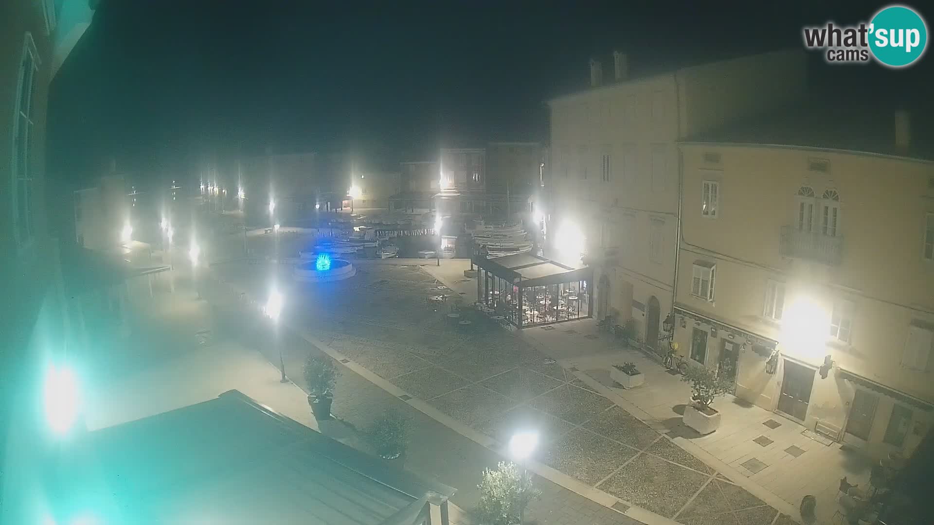 LIVE cam Cres city – place principale et “mandrač” – île de Cres – Croatie