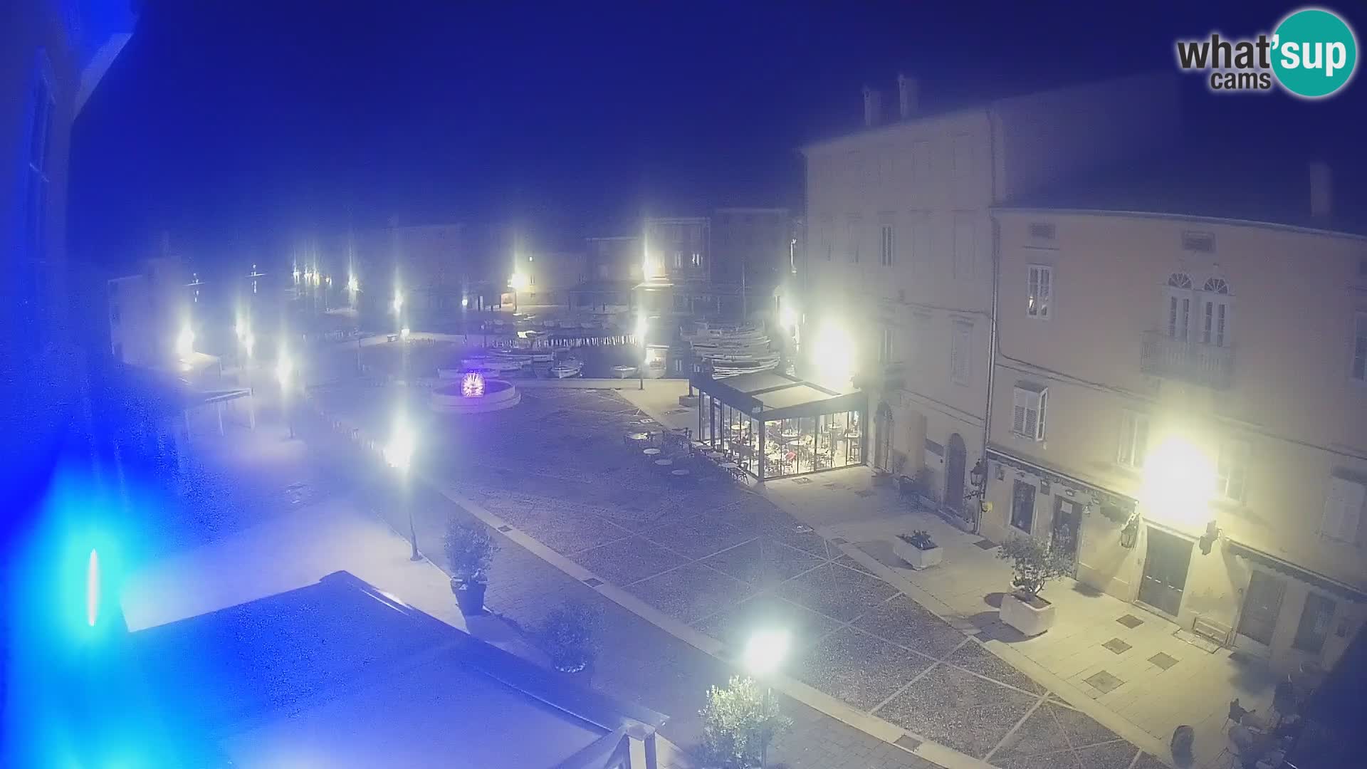 LIVE cam Cres city – place principale et “mandrač” – île de Cres – Croatie