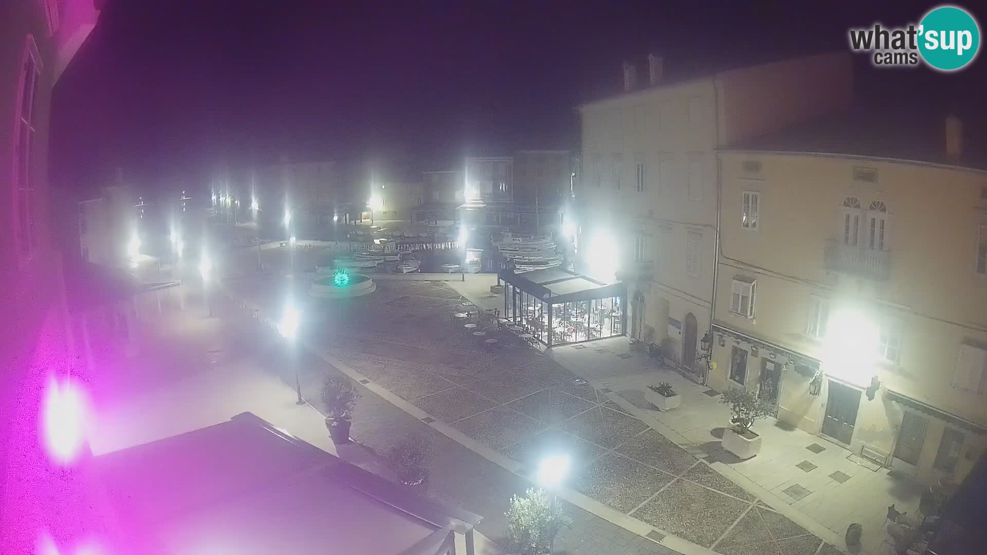 LIVE cam Cres city – place principale et “mandrač” – île de Cres – Croatie