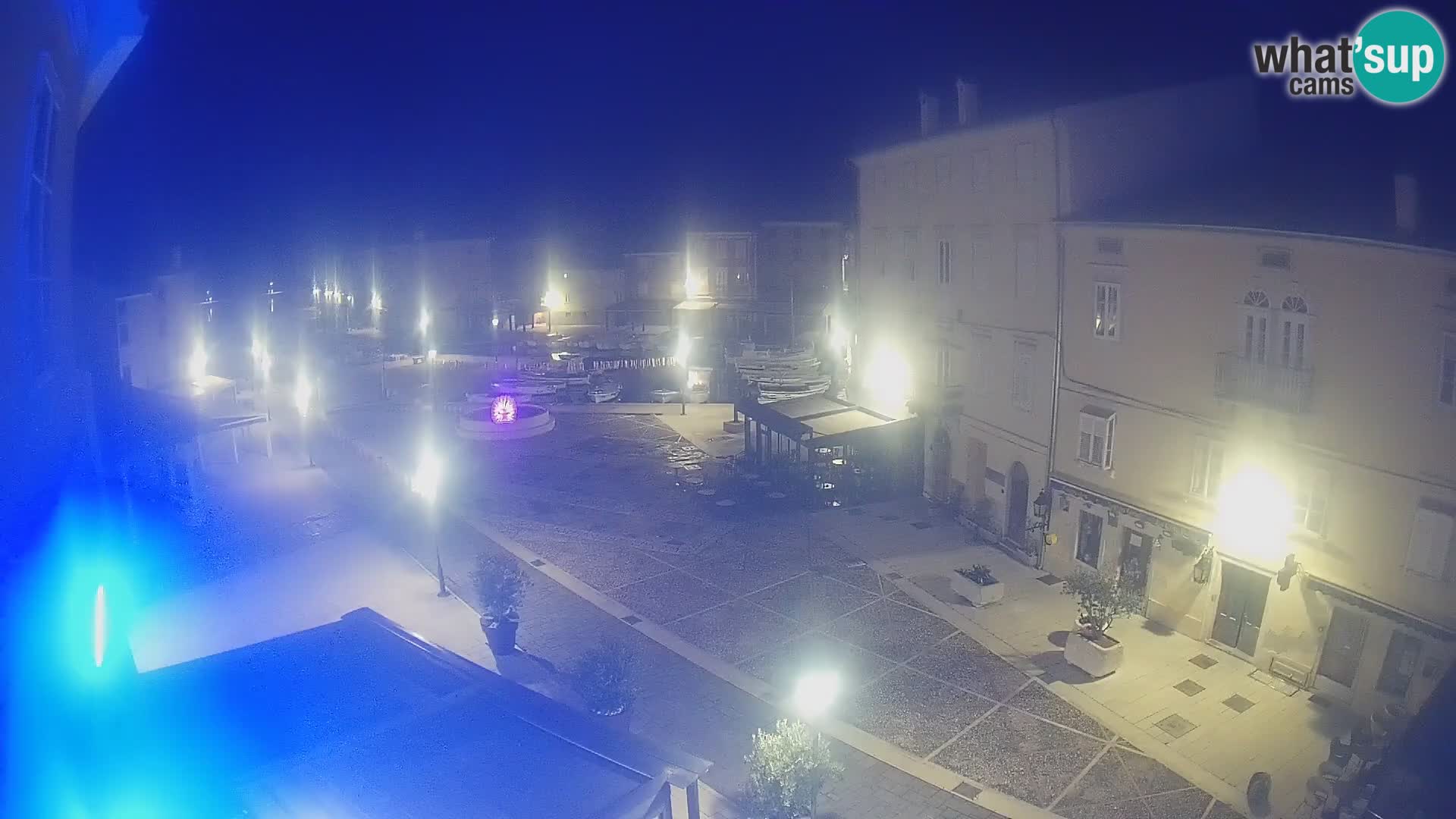 LIVE cam Cres city – place principale et “mandrač” – île de Cres – Croatie