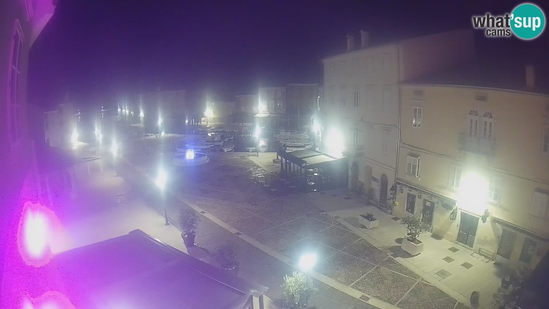 LIVE cam Cres city – place principale et “mandrač” – île de Cres – Croatie