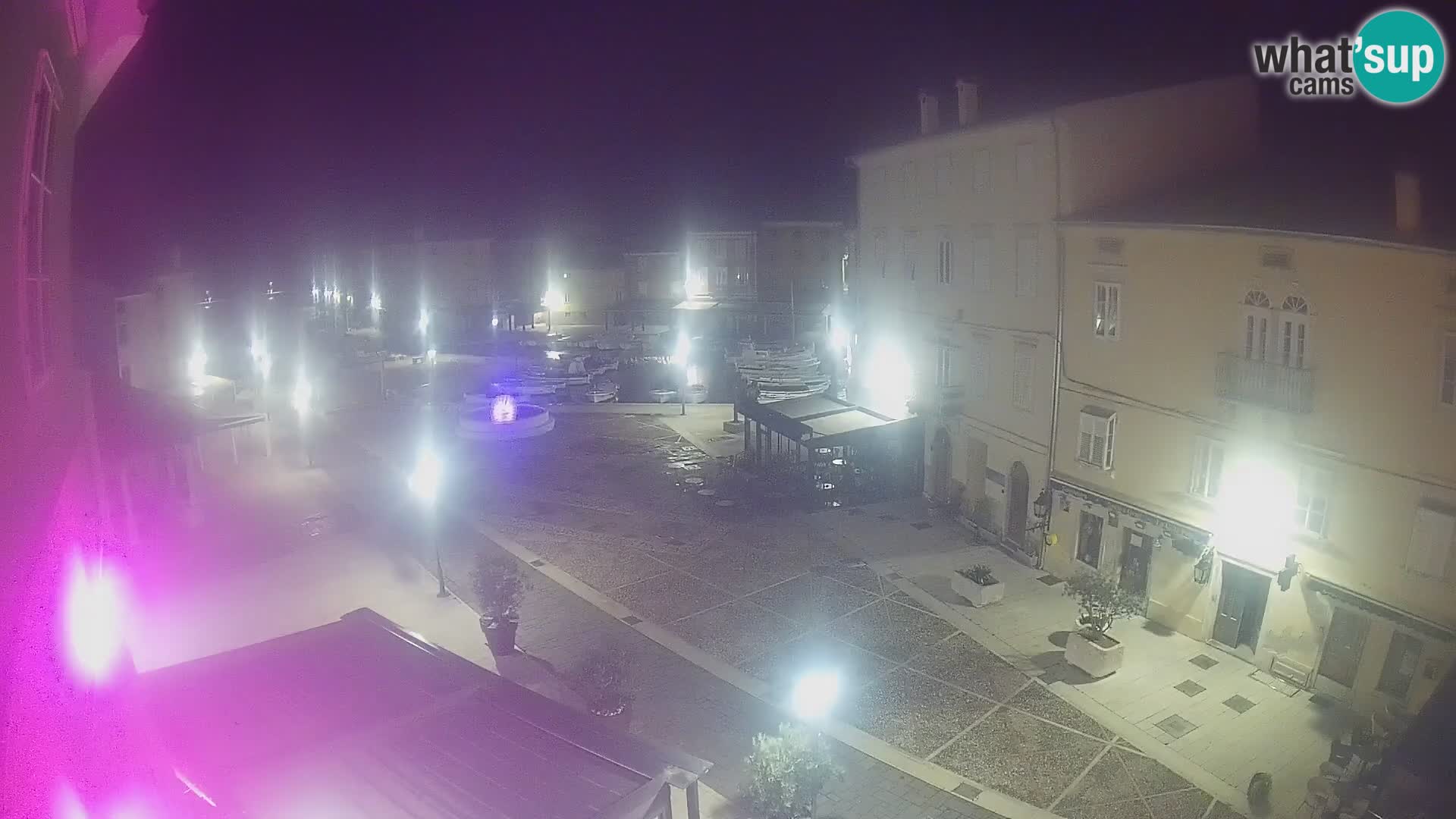 LIVE cam Cres città – piazza principale e “mandrač” – isola di Cherso – Croazia