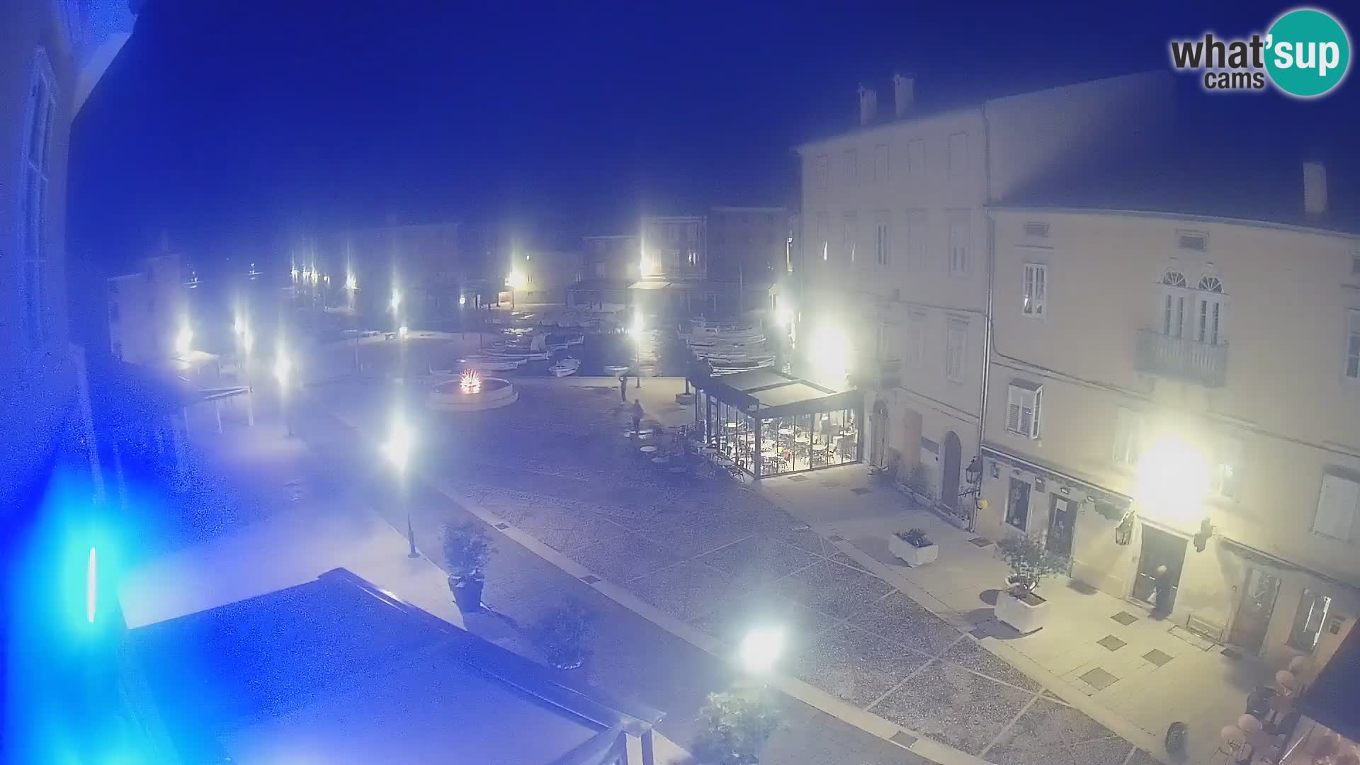 LIVE cam Cres city – place principale et “mandrač” – île de Cres – Croatie