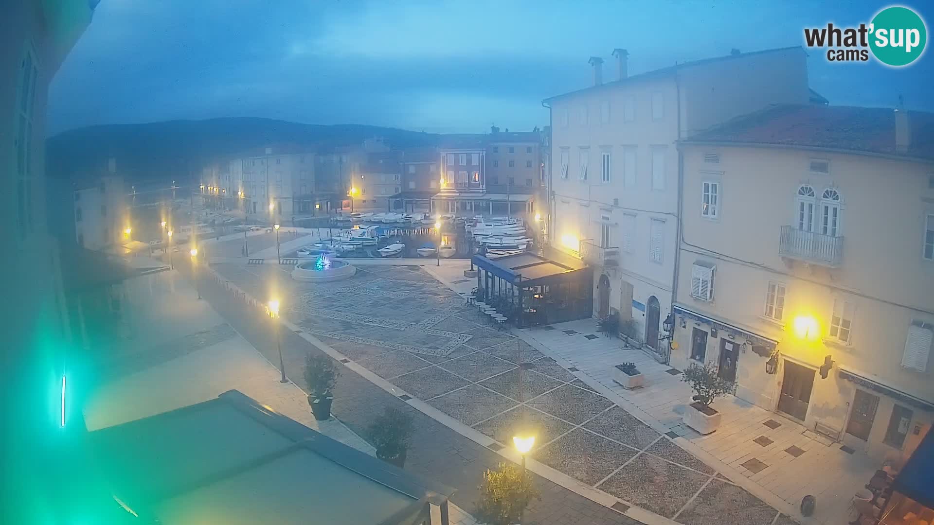 LIVE cam Cres city – main square and “mandrač” – Cres island – Croatia