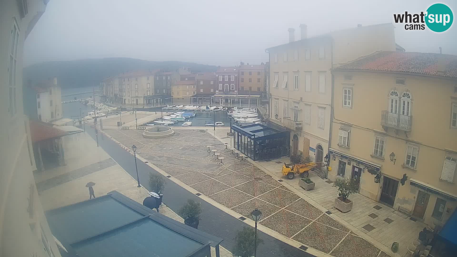 LIVE cam Cres Stadt – Hauptplatz und “mandrač” – Cres Insel – Kroatien