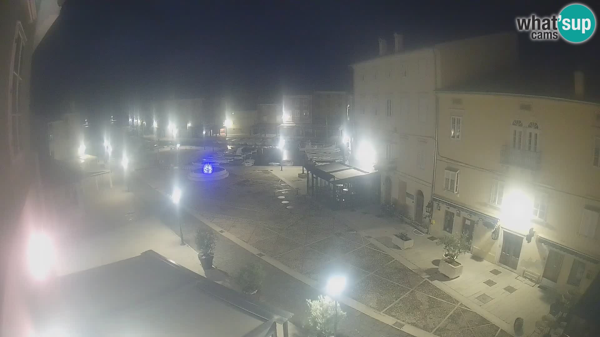 LIVE cam Cres city – place principale et “mandrač” – île de Cres – Croatie