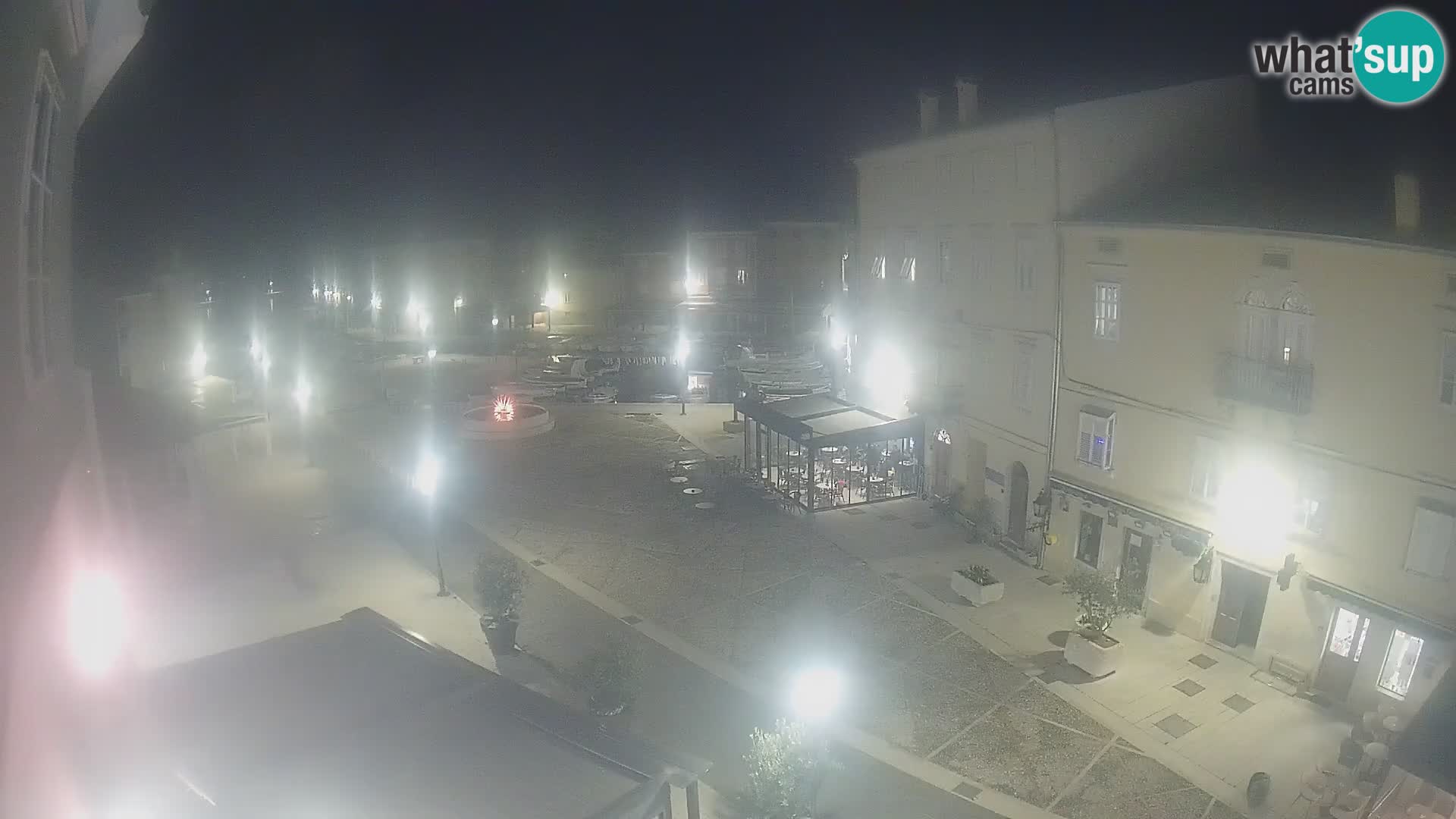 LIVE cam Cres city – place principale et “mandrač” – île de Cres – Croatie