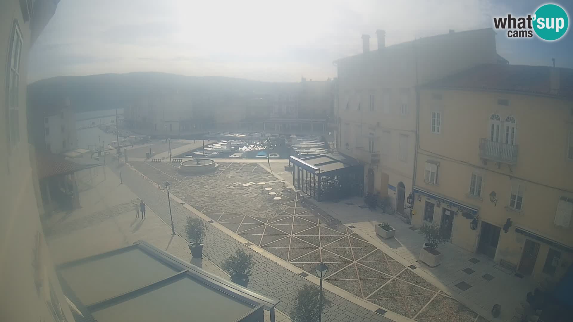 LIVE cam Cres city – main square and “mandrač” – Cres island – Croatia