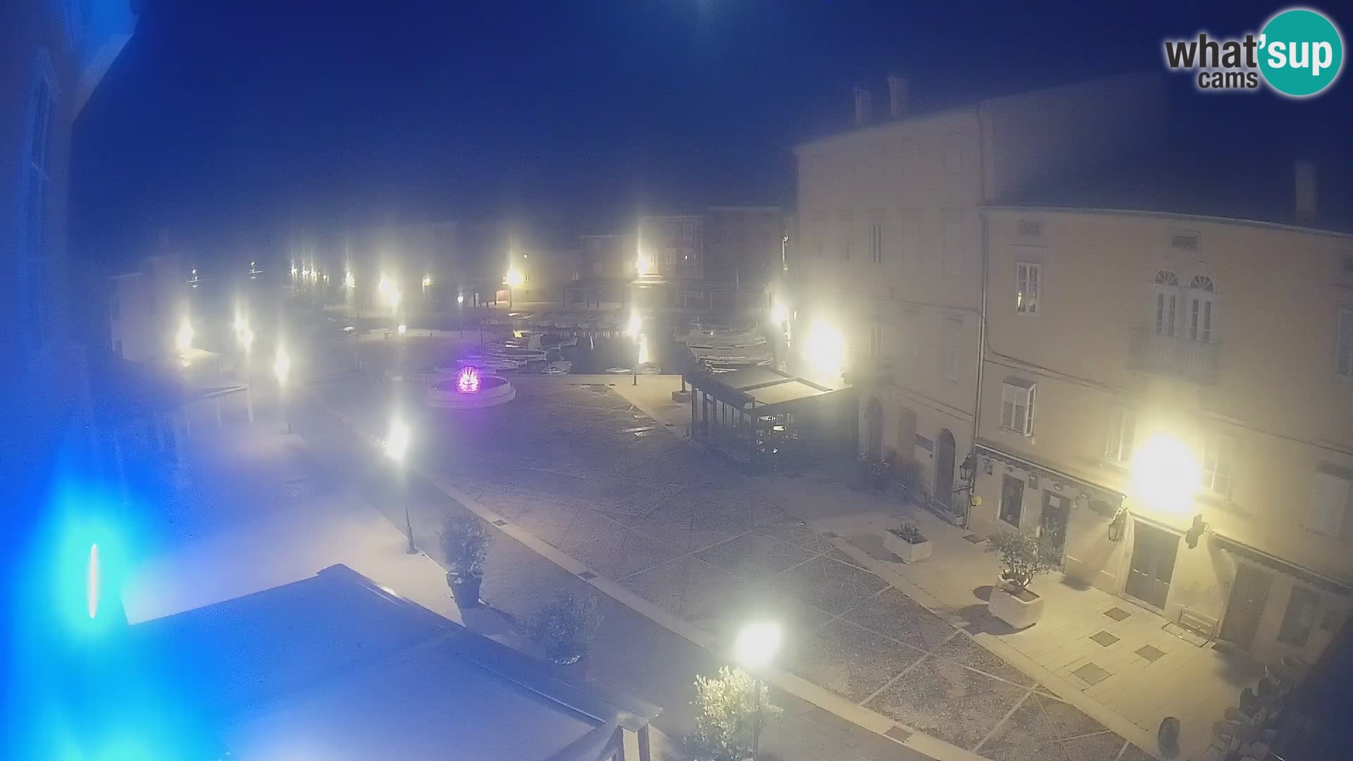 LIVE cam Cres city – place principale et “mandrač” – île de Cres – Croatie