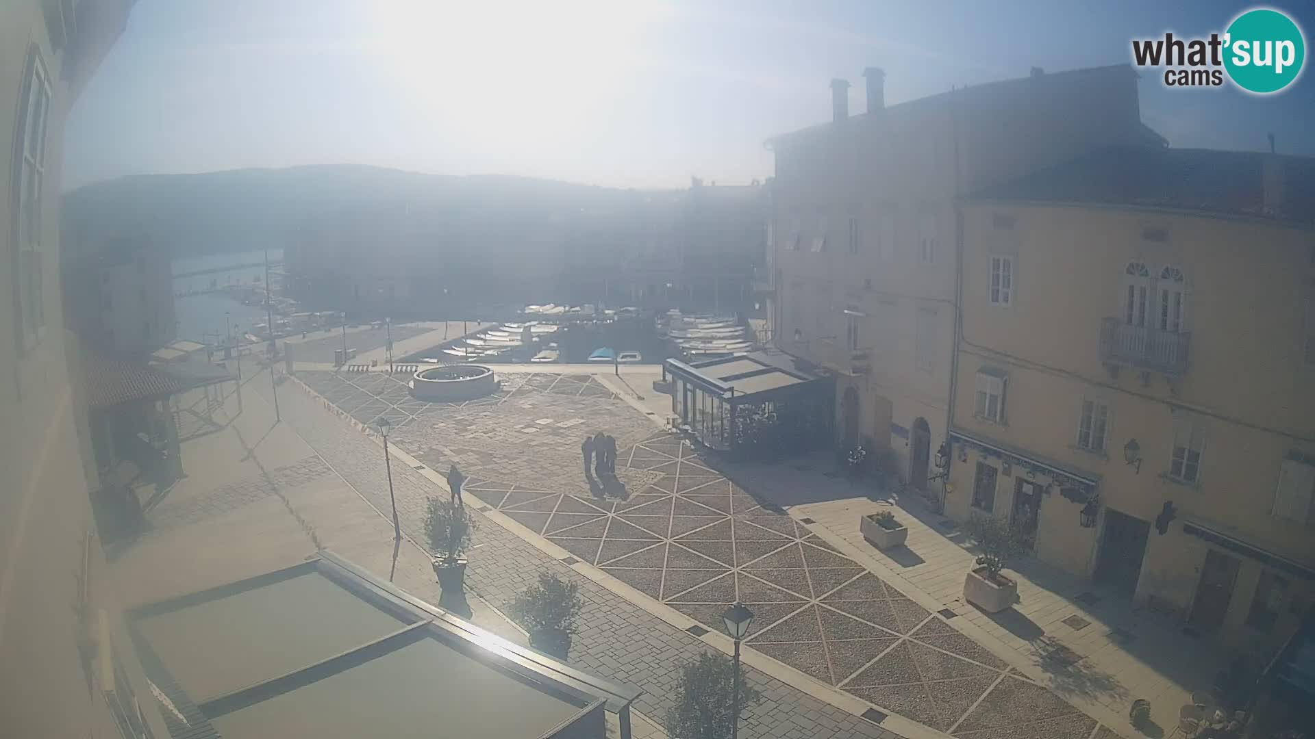 LIVE cam Cres città – piazza principale e “mandrač” – isola di Cherso – Croazia