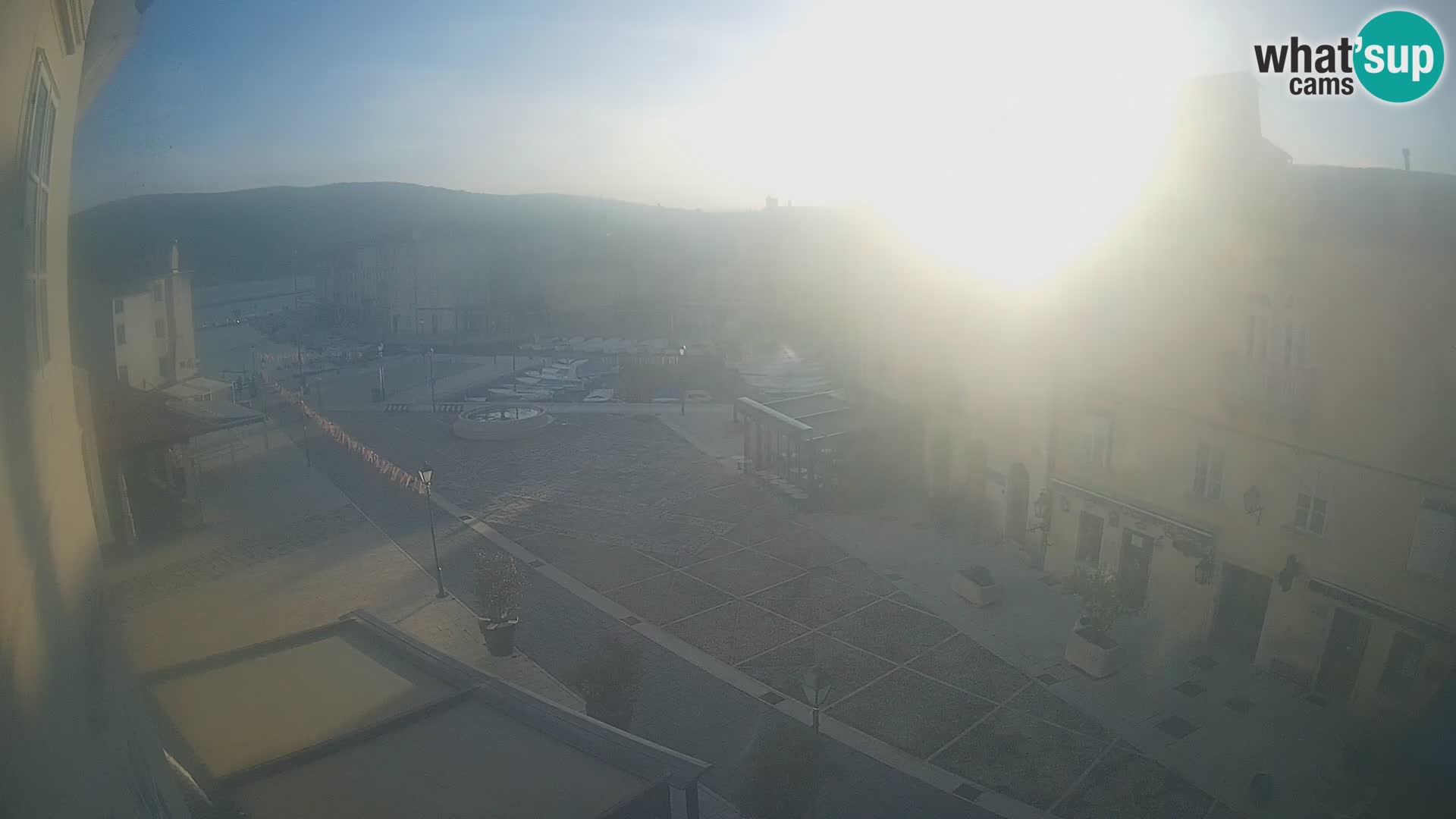 LIVE cam Cres Stadt – Hauptplatz und “mandrač” – Cres Insel – Kroatien