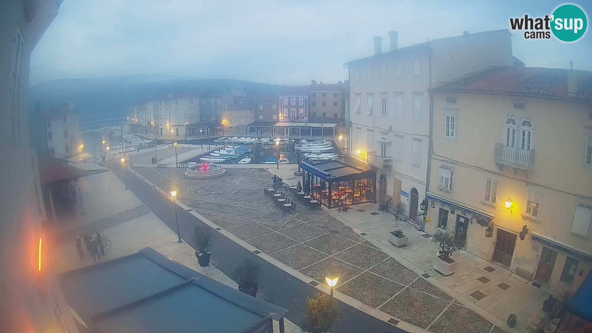 LIVE cam Cres city – main square and “mandrač” – Cres island – Croatia