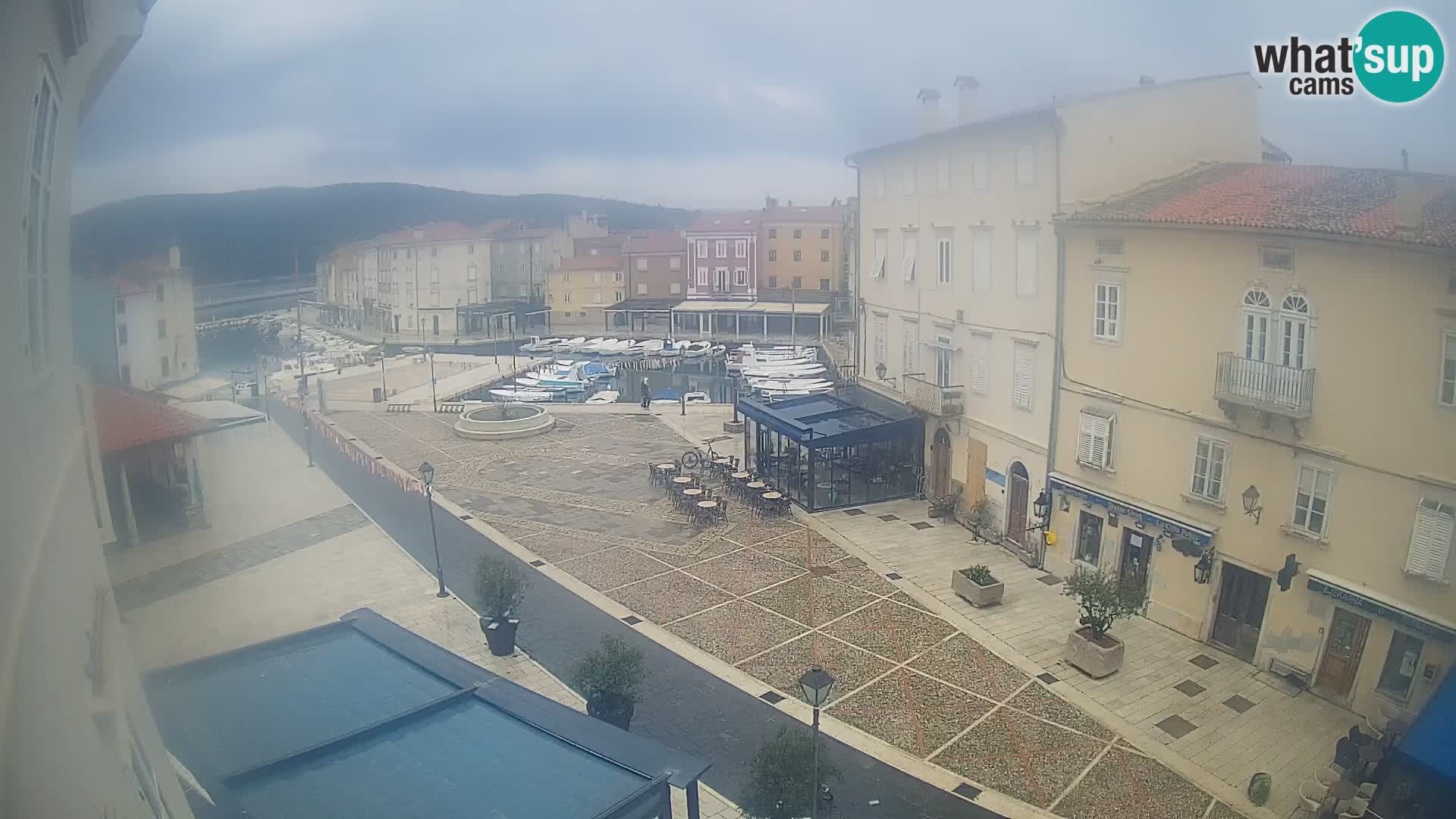 LIVE cam Cres city – main square and “mandrač” – Cres island – Croatia