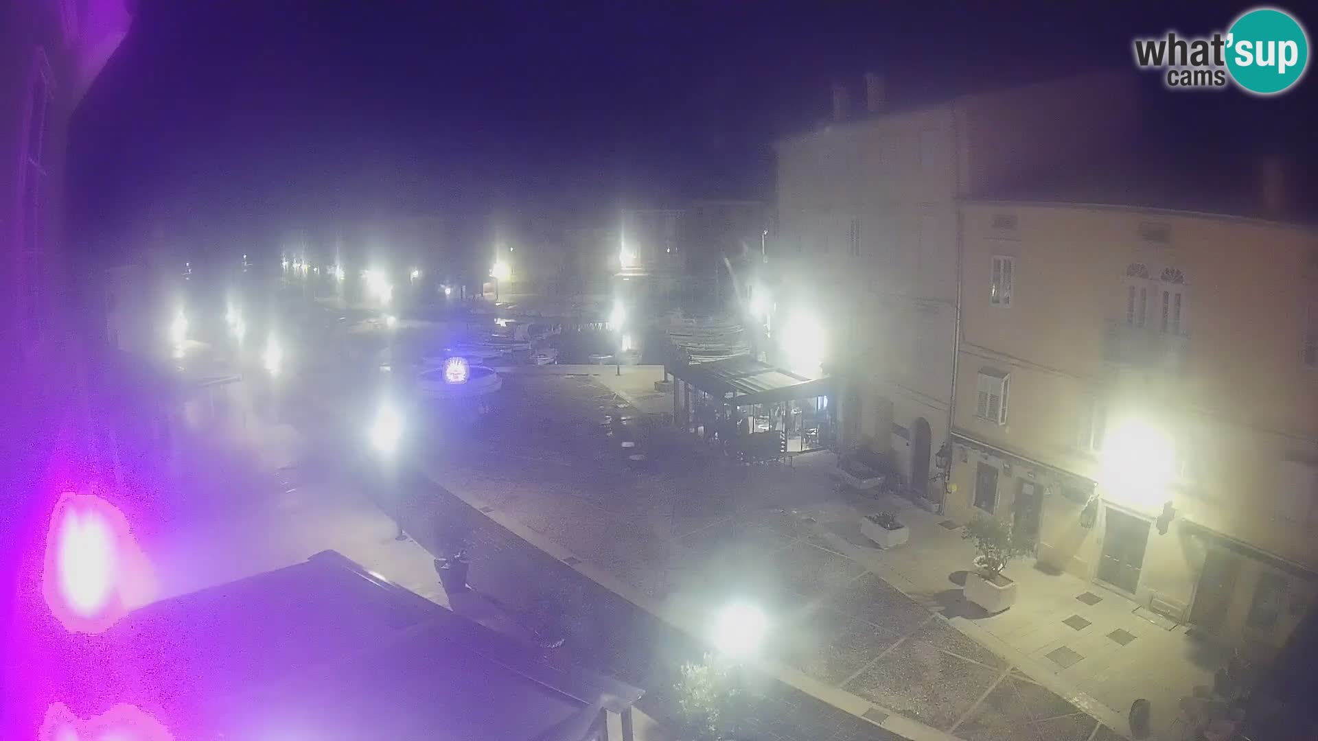 LIVE cam Cres city – place principale et “mandrač” – île de Cres – Croatie