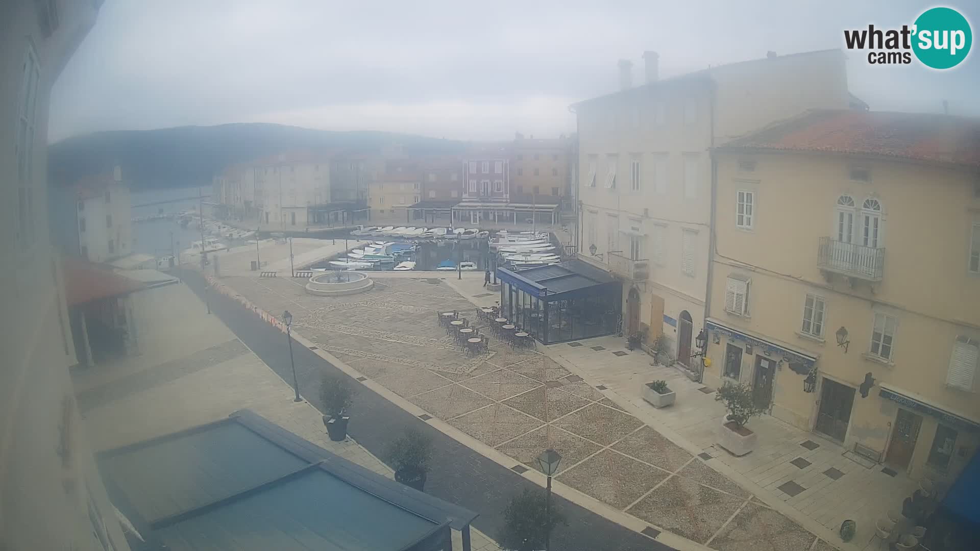 LIVE cam Cres città – piazza principale e “mandrač” – isola di Cherso – Croazia