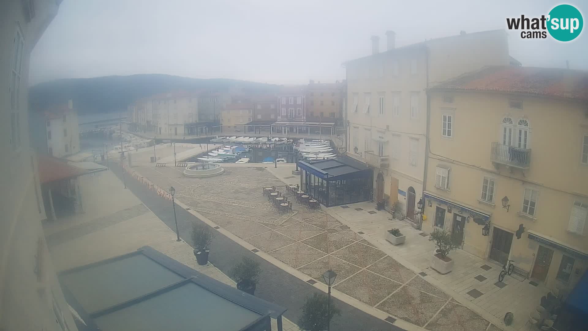 LIVE cam Cres Stadt – Hauptplatz und “mandrač” – Cres Insel – Kroatien