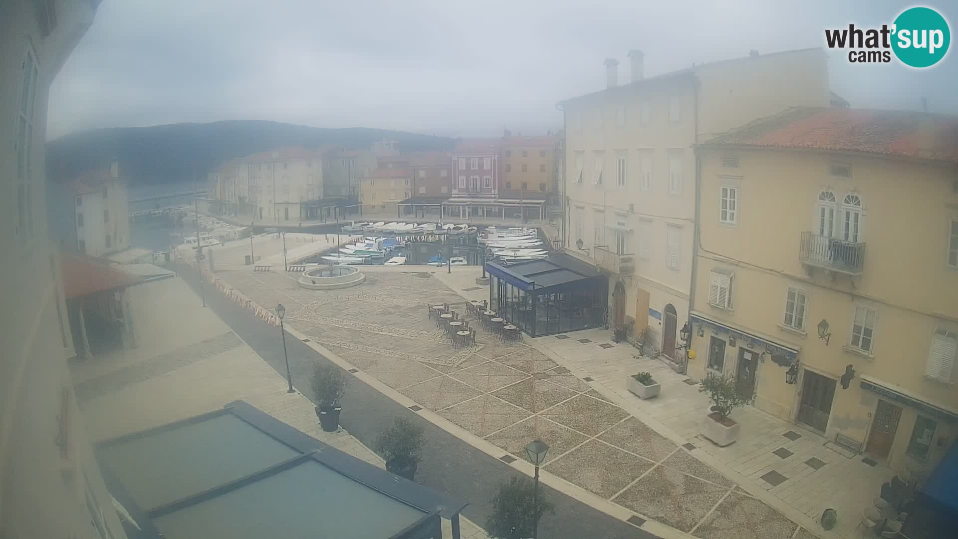 LIVE cam Cres city – main square and “mandrač” – Cres island – Croatia