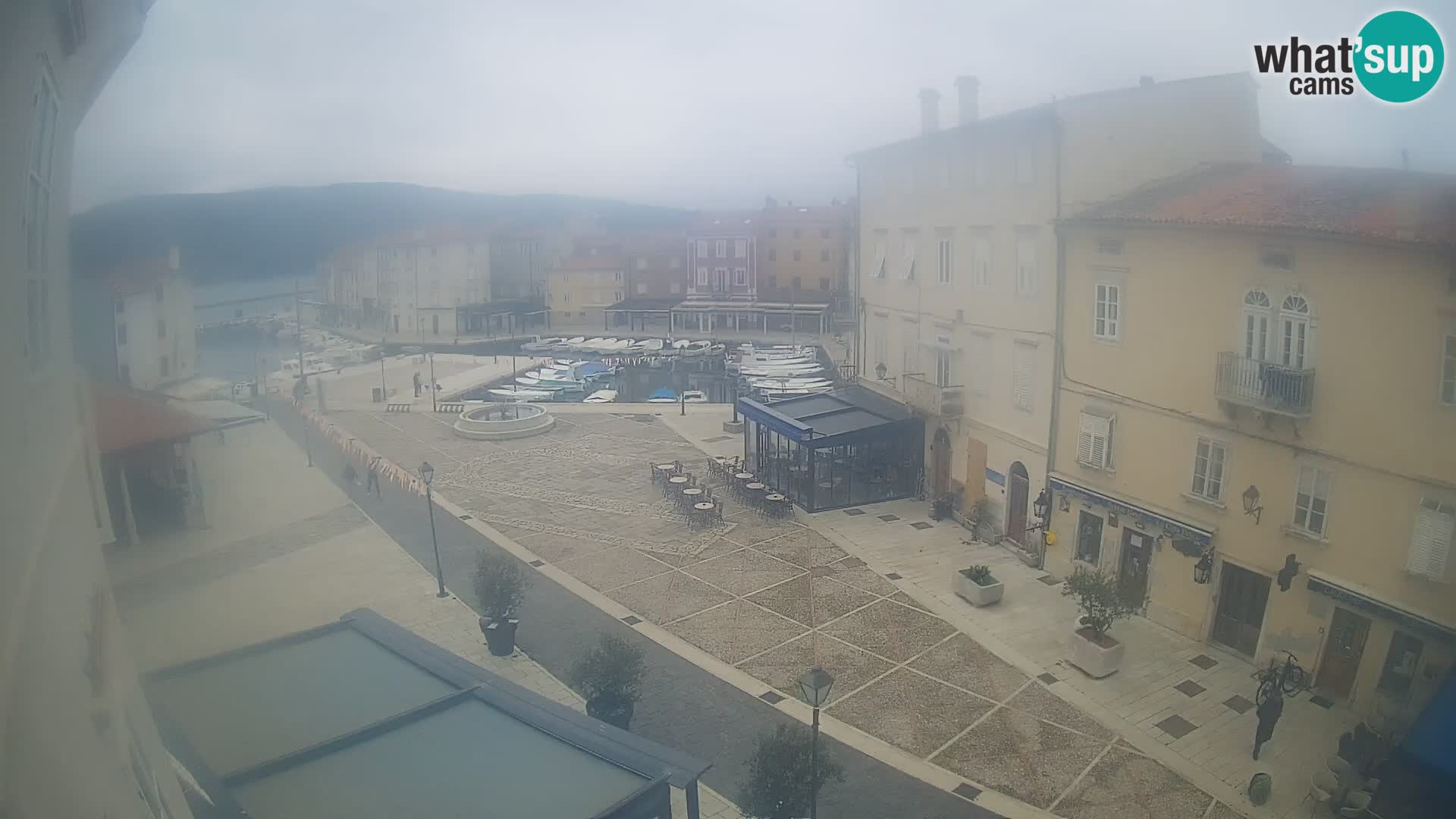 LIVE cam Cres città – piazza principale e “mandrač” – isola di Cherso – Croazia