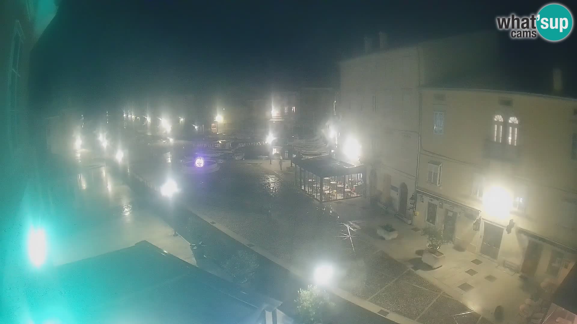 LIVE cam Cres city – place principale et “mandrač” – île de Cres – Croatie