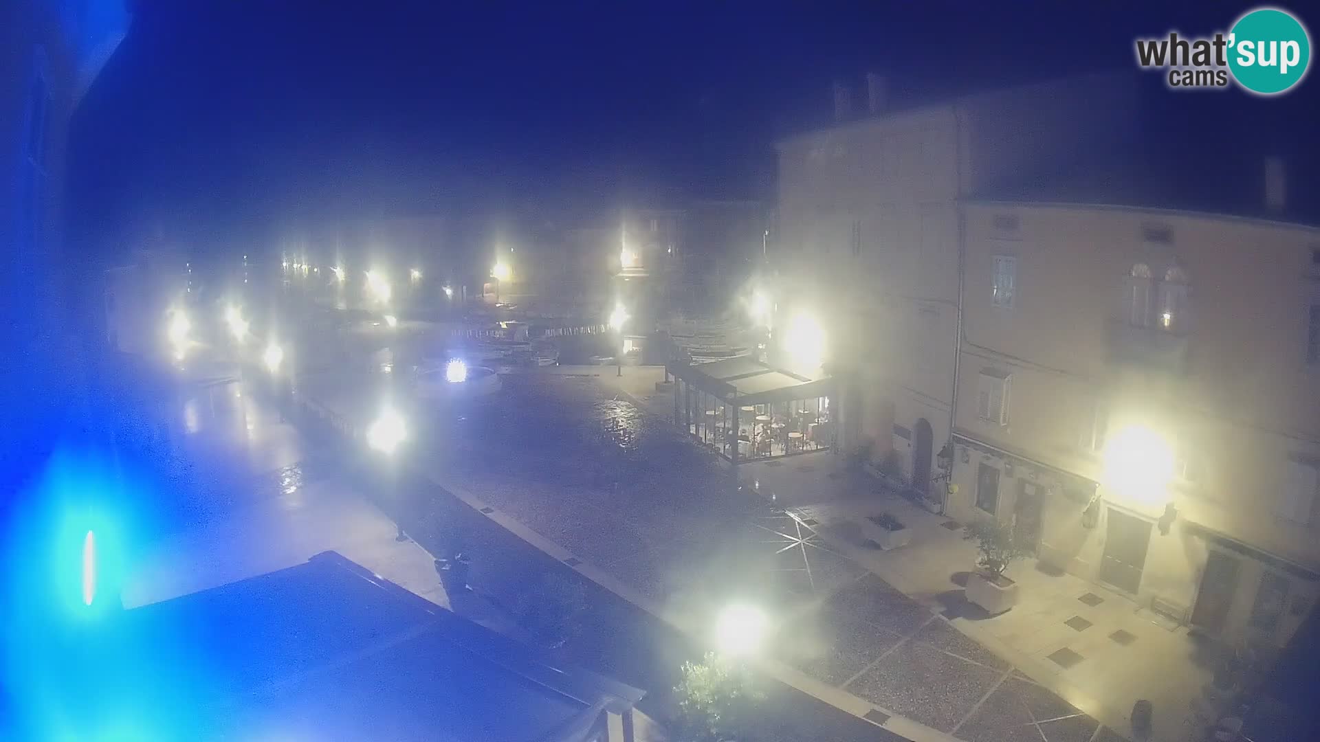 LIVE cam Cres city – place principale et “mandrač” – île de Cres – Croatie