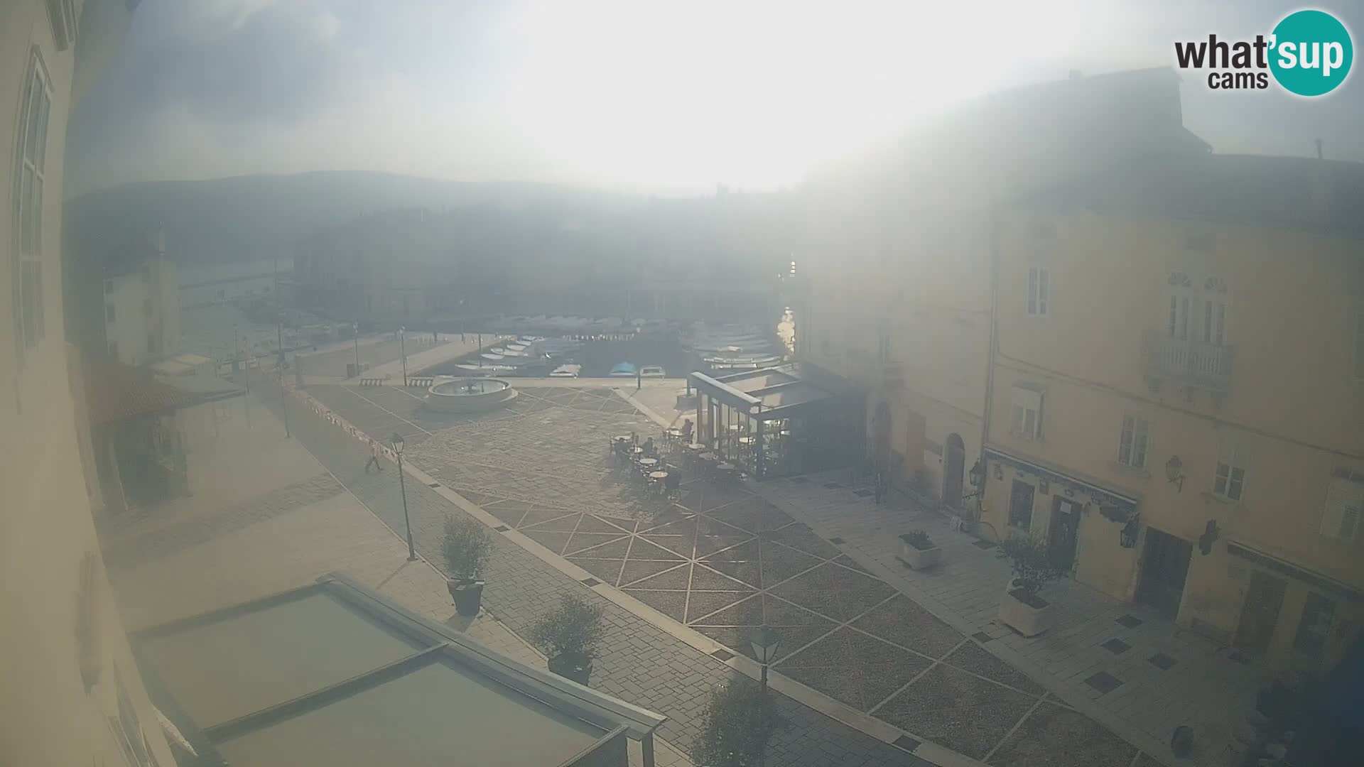 LIVE cam Cres città – piazza principale e “mandrač” – isola di Cherso – Croazia